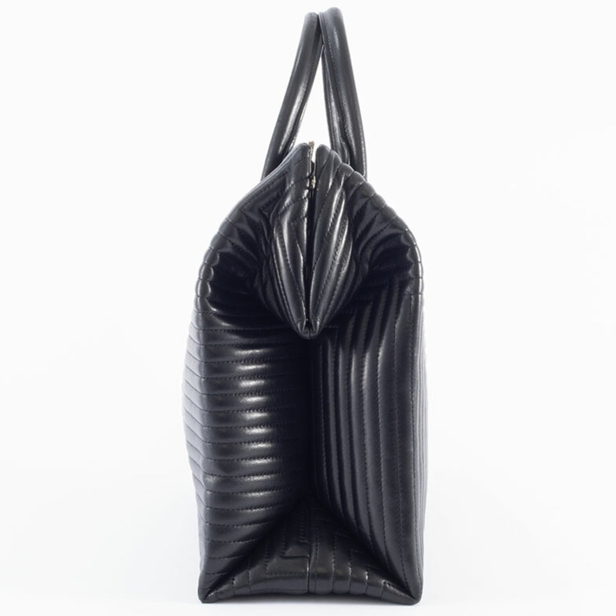 Bally Black Leather Handbag (Pre-Owned)