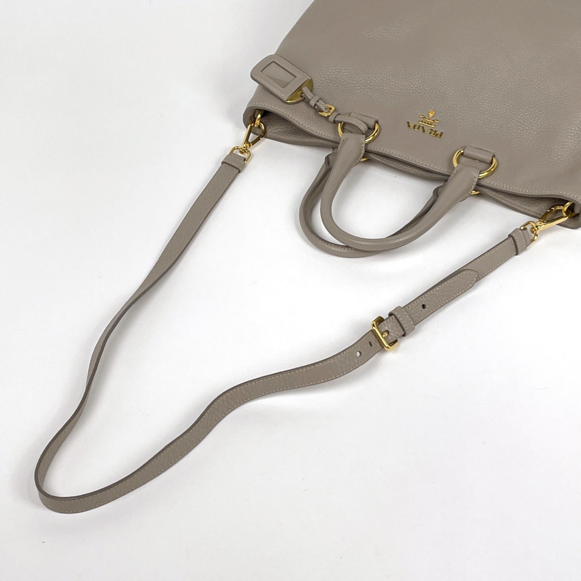 Prada Beige Leather Handbag (Pre-Owned)