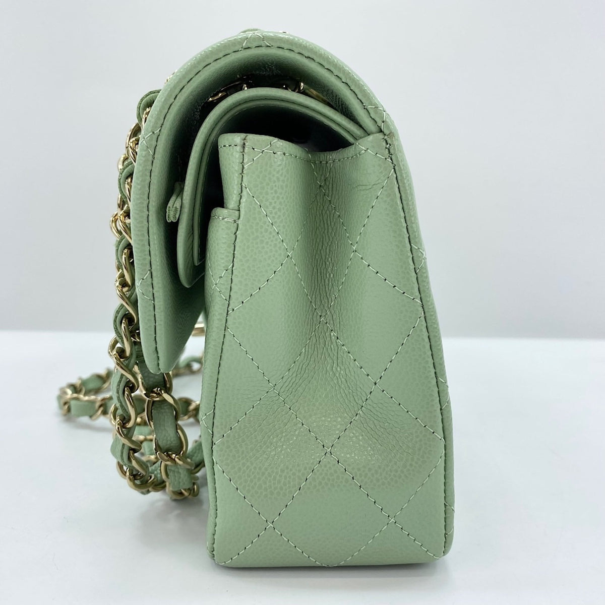 Chanel Matelasse Green Shoulder Bag (Pre-Owned)