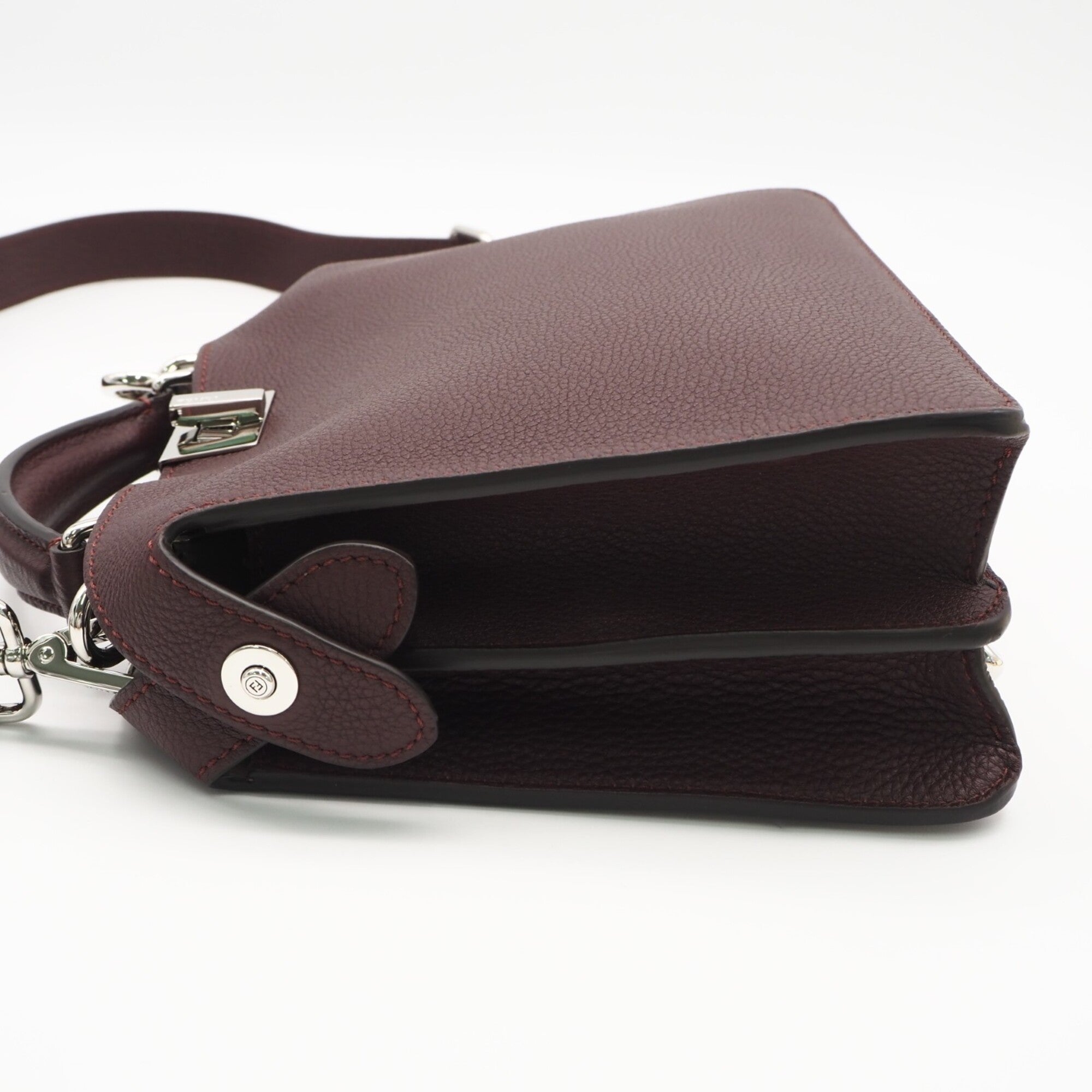 Fendi Peekaboo Bordeaux Leather Handbag (Pre-Owned)