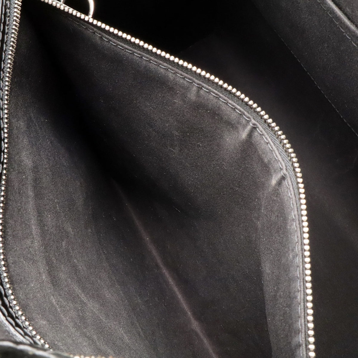 Louis Vuitton Black Noir Epi Leather Handbag Shoulder Bag (Pre-Owned)