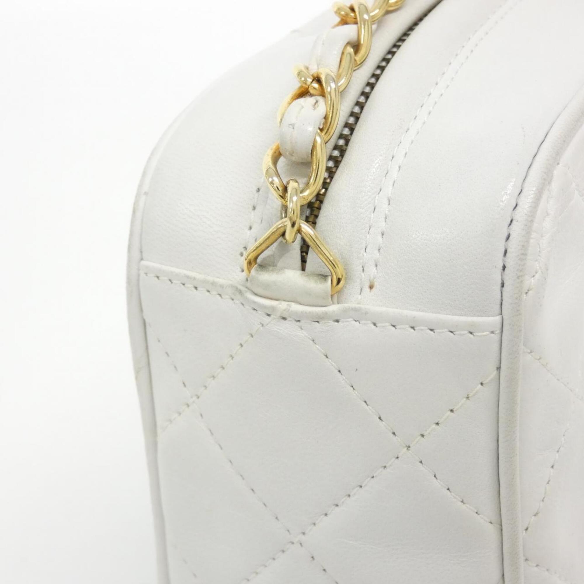 Chanel White Leather Shoulder Bag (Pre-Owned)