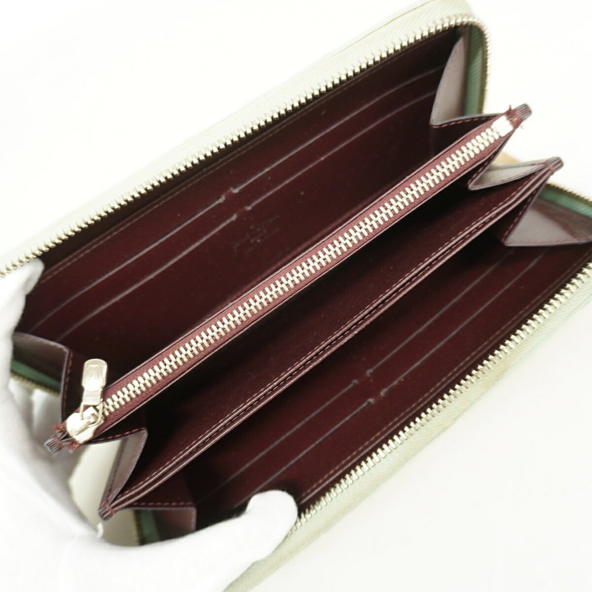Louis Vuitton Green Long Wallet (Bi-Fold) (Pre-Owned)