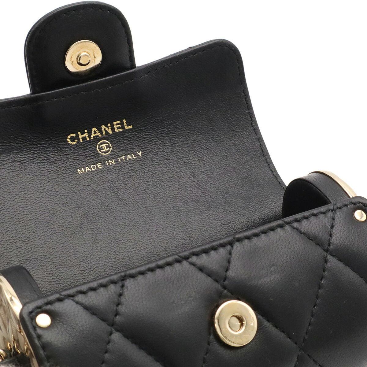 Chanel Matelasse Black Leather Pochette Shoulder Bag (Pre-Owned)