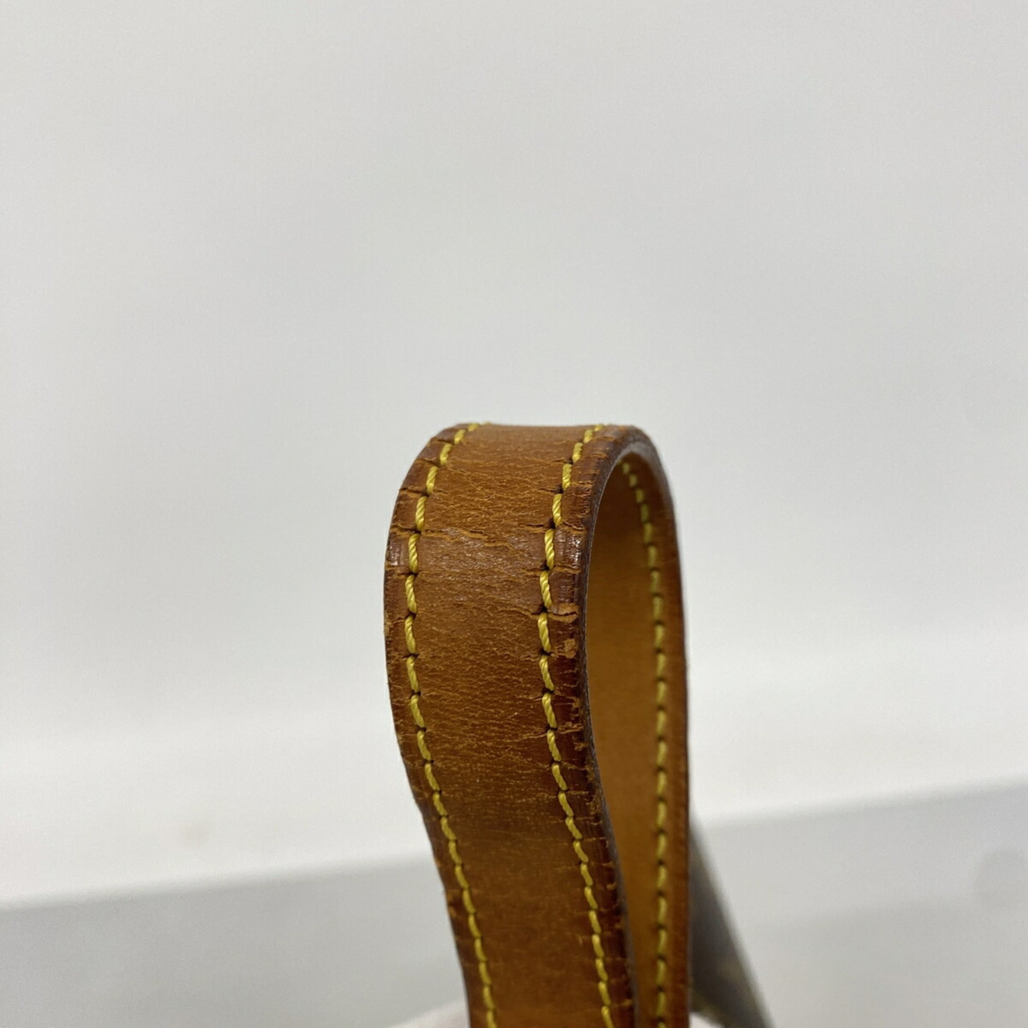 Louis Vuitton Brown Shoulder Bag (Pre-Owned)