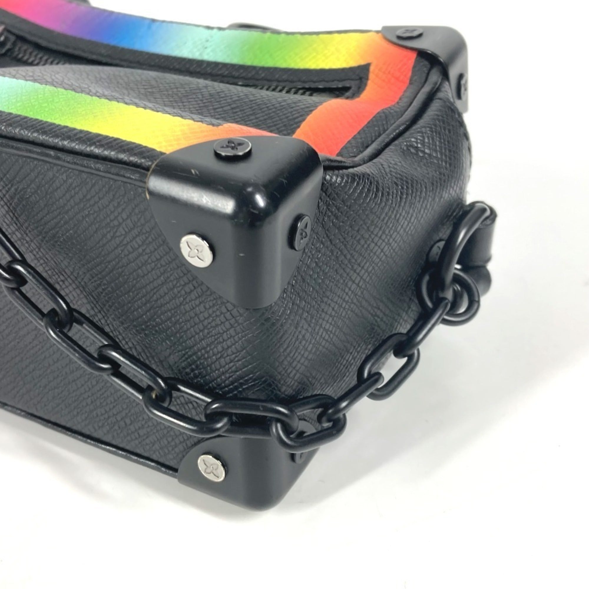 Louis Vuitton Taiga Black Multi-Color Taiga Leather Pochette Shoulder Bag (Pre-Owned)