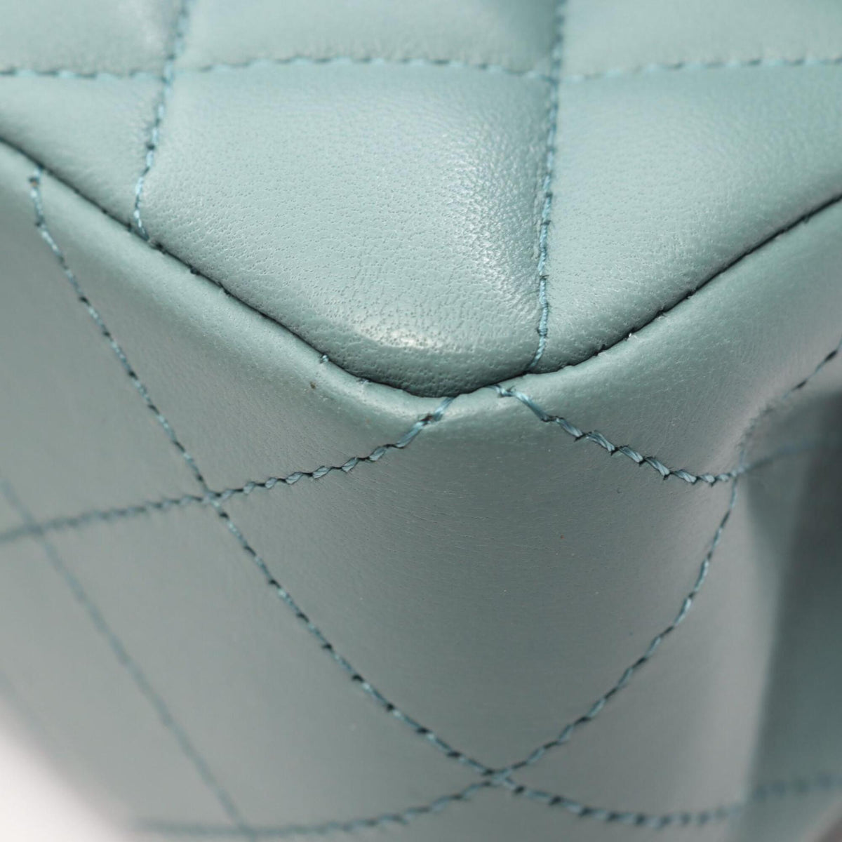 Chanel Green Leather Handbag Shoulder Bag (Pre-Owned)