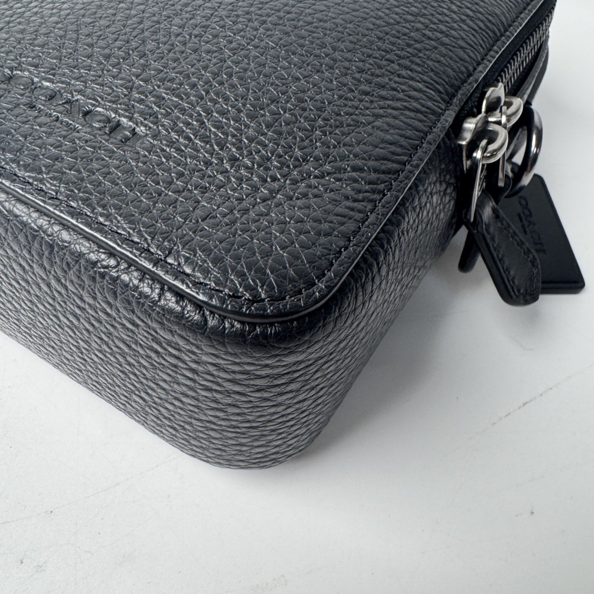 Coach Black Leather Shoulder Bag (Pre-Owned)