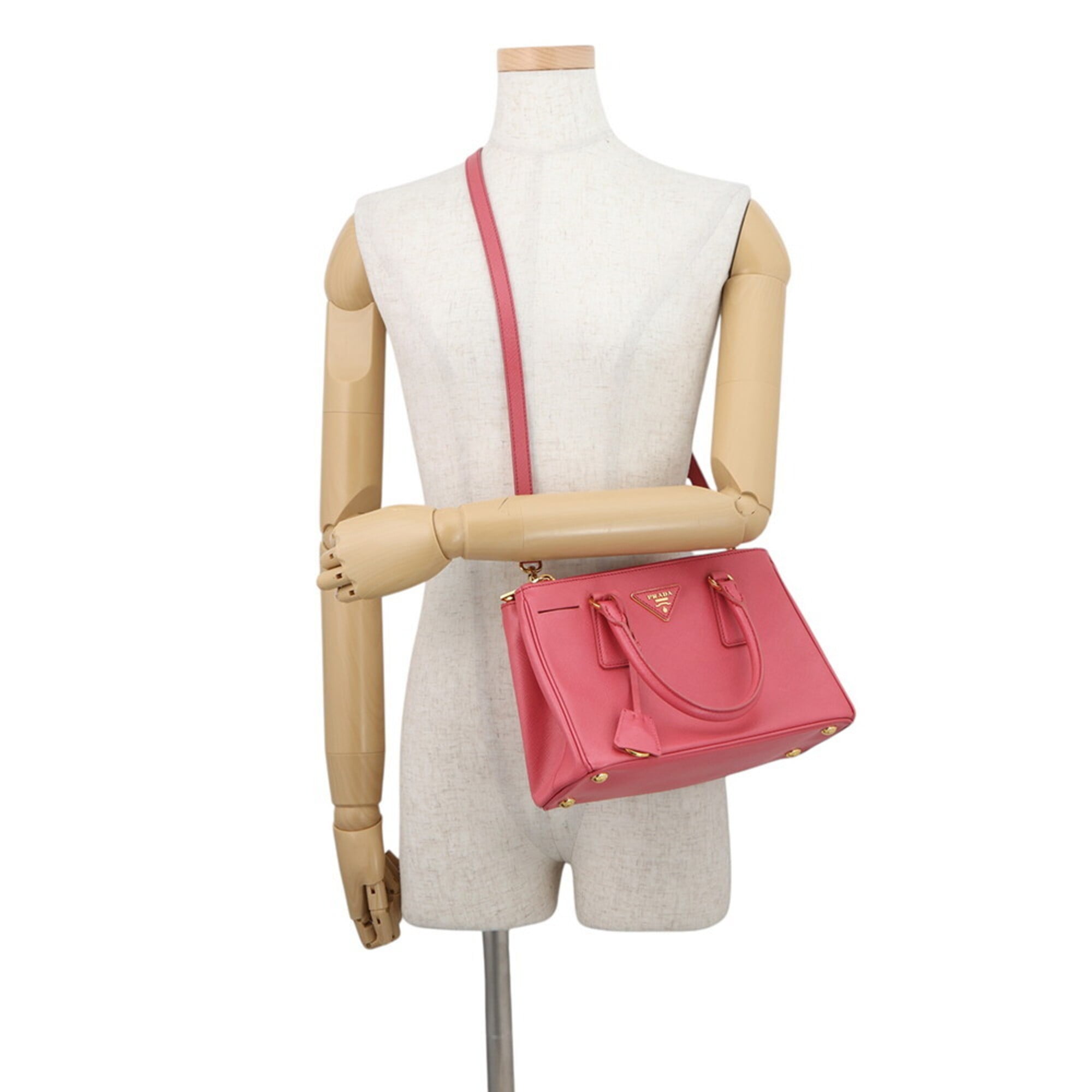 Prada Pink Leather Handbag (Pre-Owned)