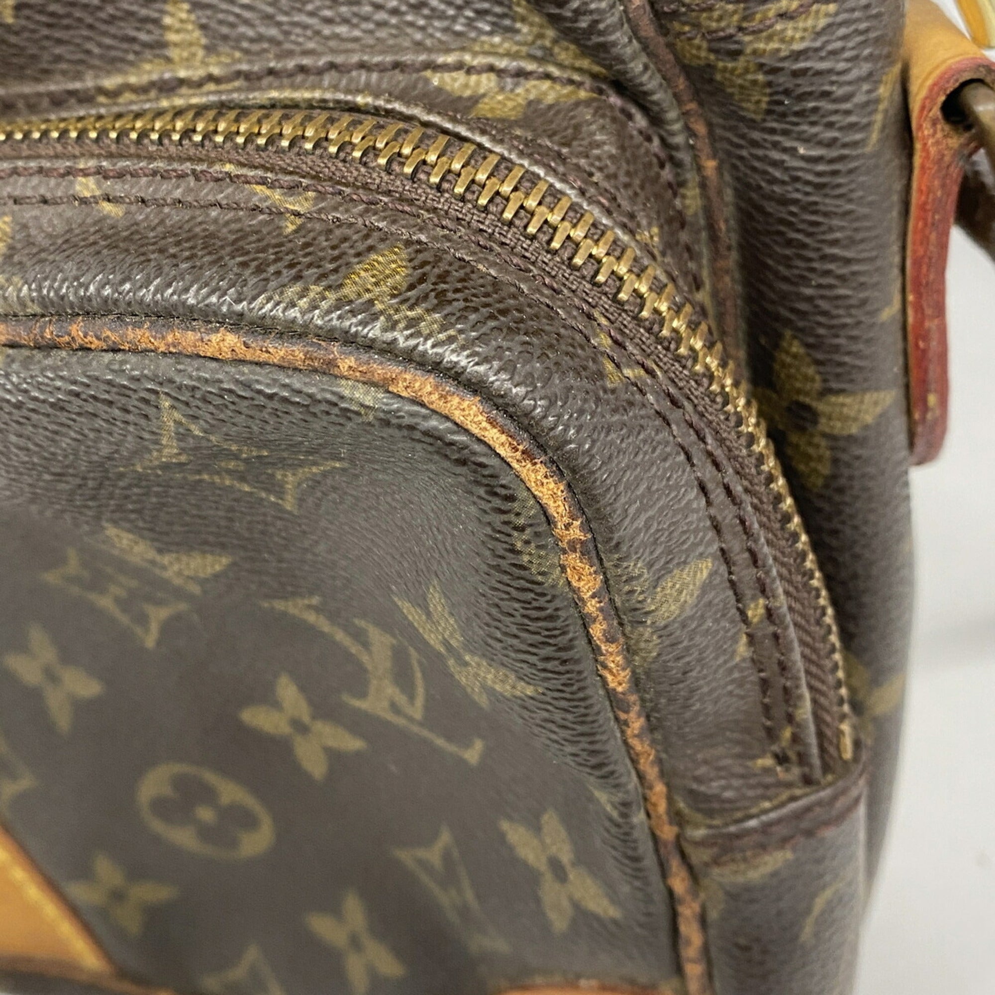 Louis Vuitton Brown Shoulder Bag (Pre-Owned)