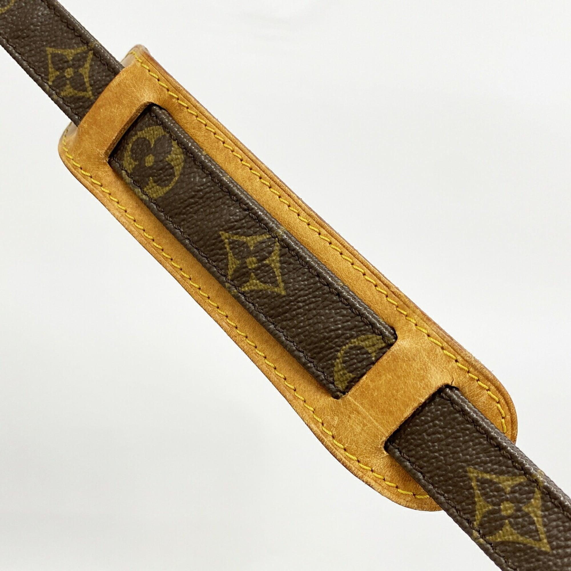 Louis Vuitton Brown Shoulder Bag (Pre-Owned)