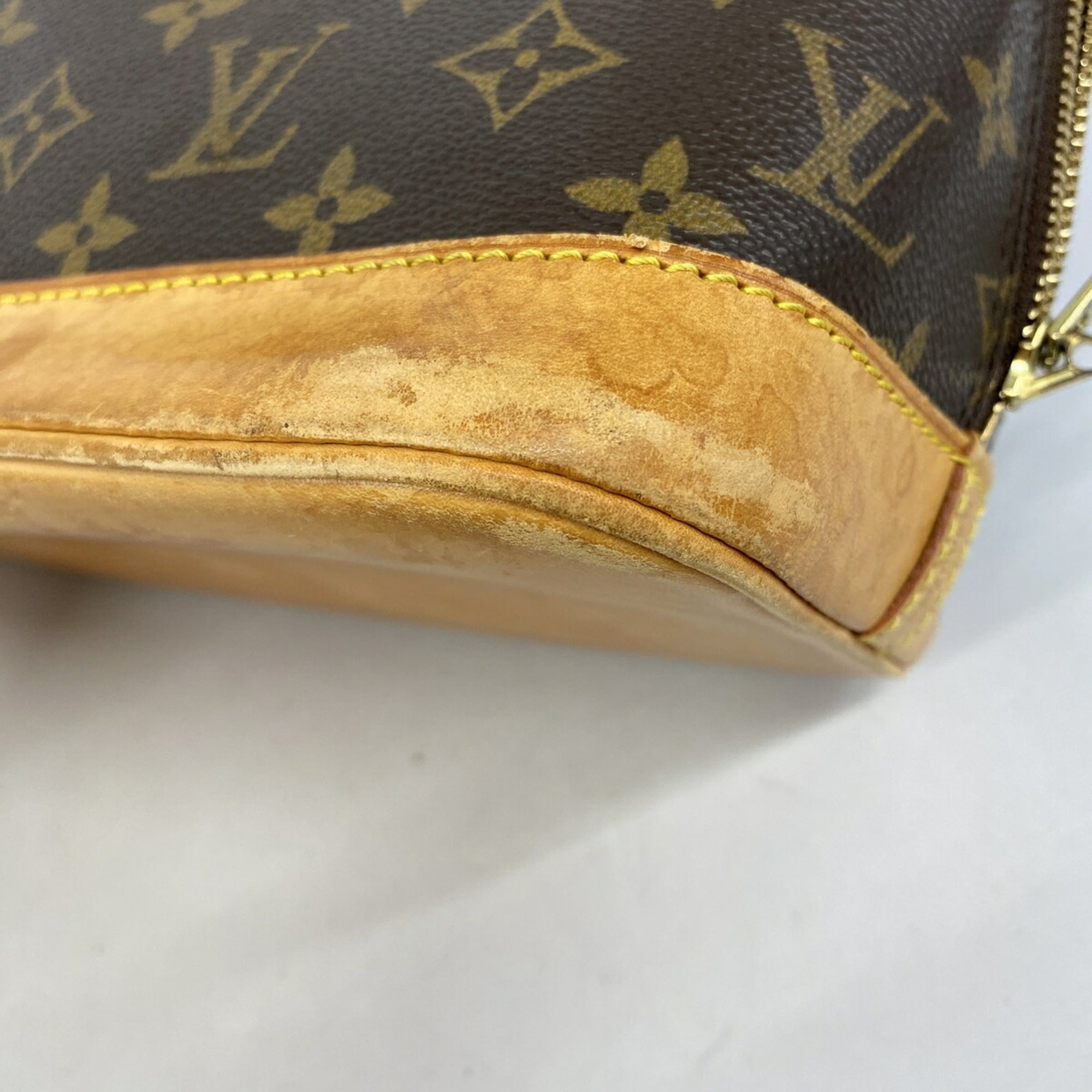 Louis Vuitton Brown Handbag (Pre-Owned)