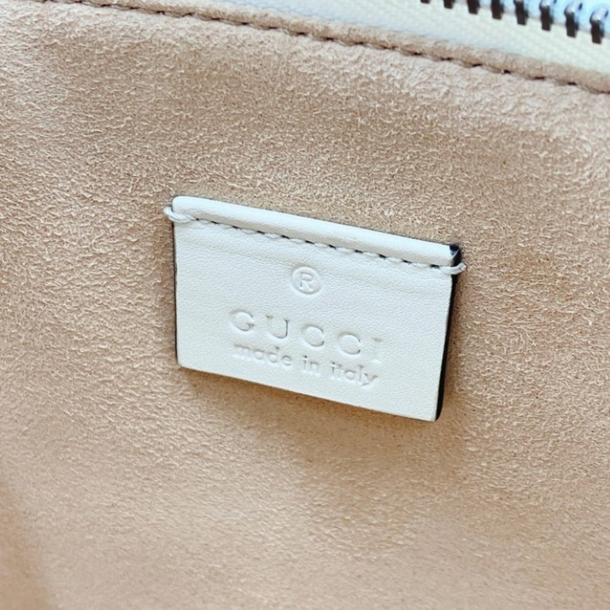 Gucci Ivory Navy Red Color Leather Clutch Bag (Pre-Owned)
