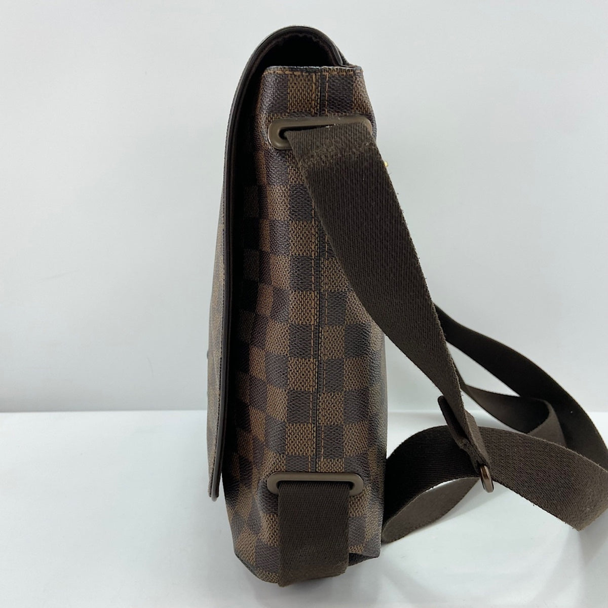 Louis Vuitton Brown Shoulder Bag (Pre-Owned)