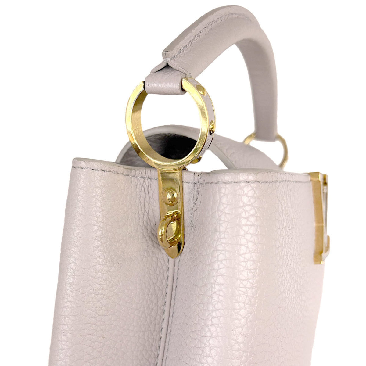 Louis Vuitton Capucines Leather Handbag (Pre-Owned)