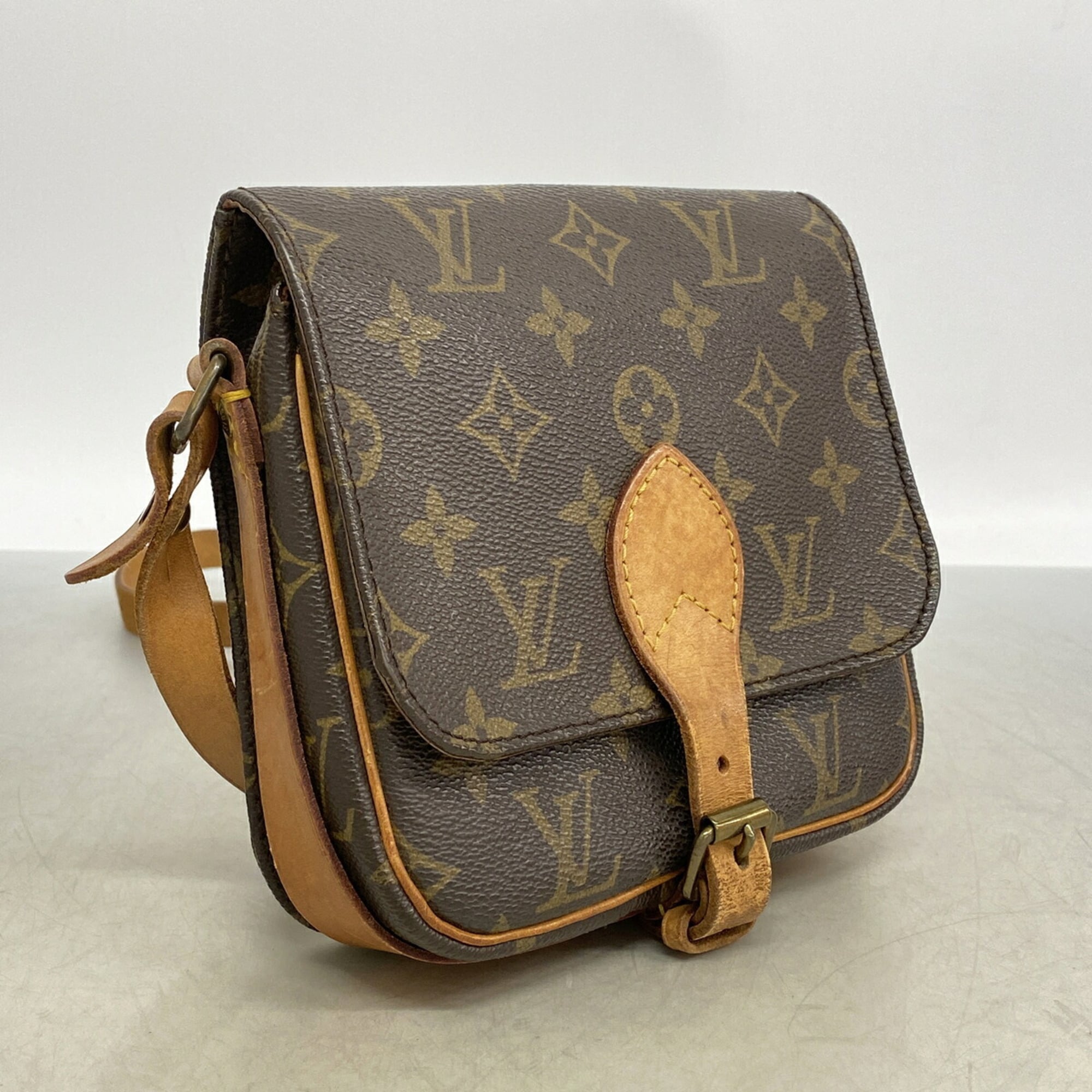 Louis Vuitton Brown Shoulder Bag (Pre-Owned)