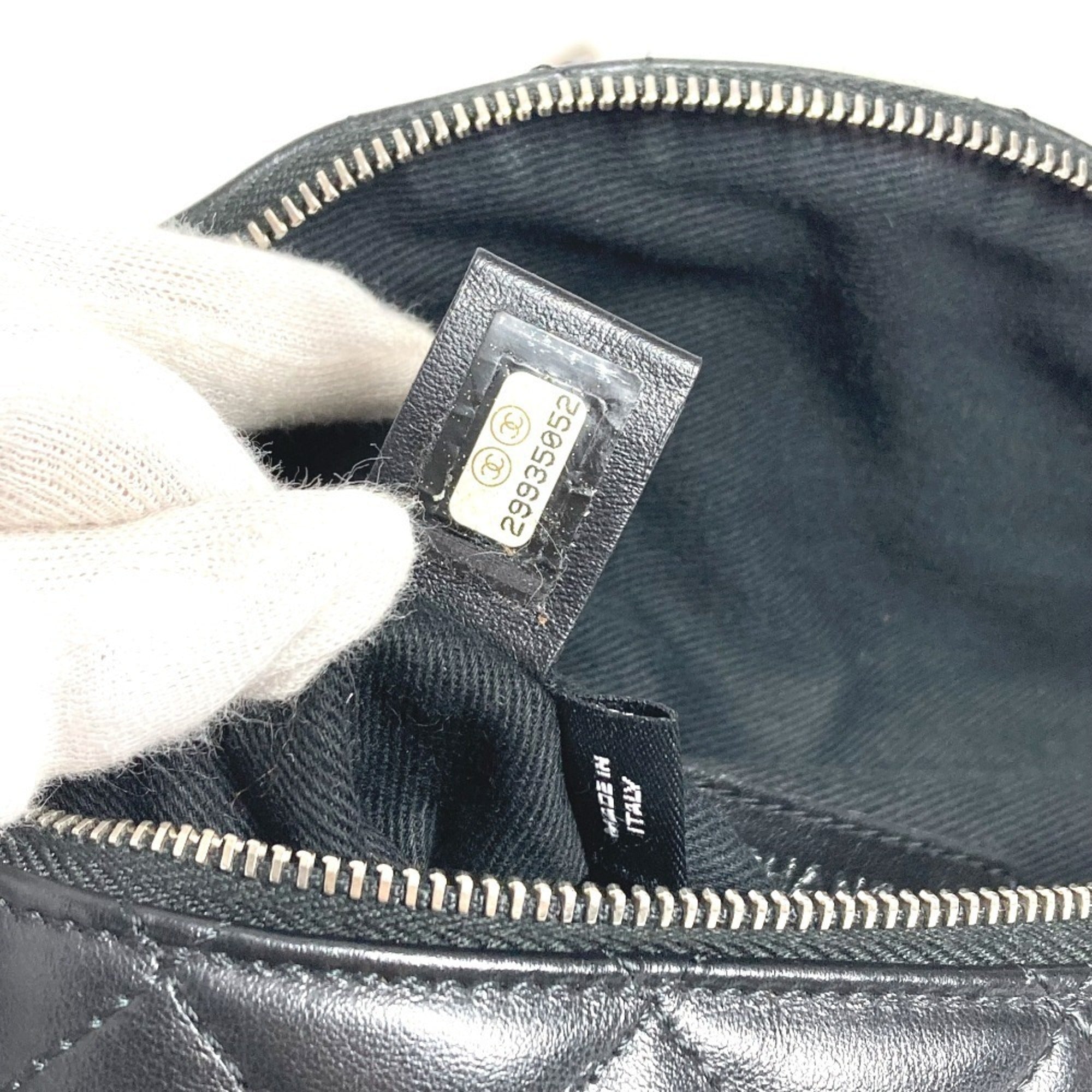 Chanel Matelasse Black Leather Fanny Pack Shoulder Bag (Pre-Owned)