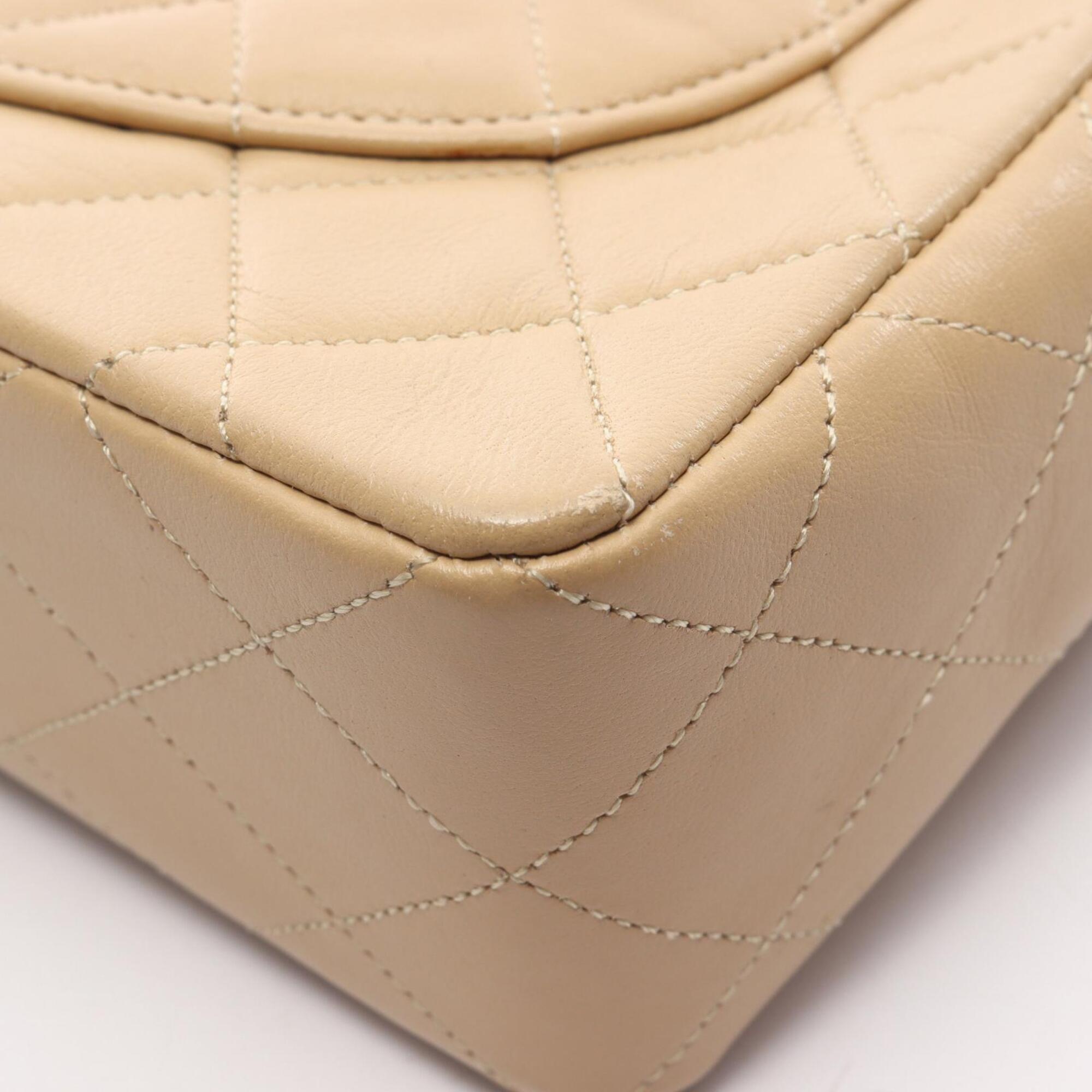 Chanel Matelasse Beige Leather Shoulder Bag (Pre-Owned)