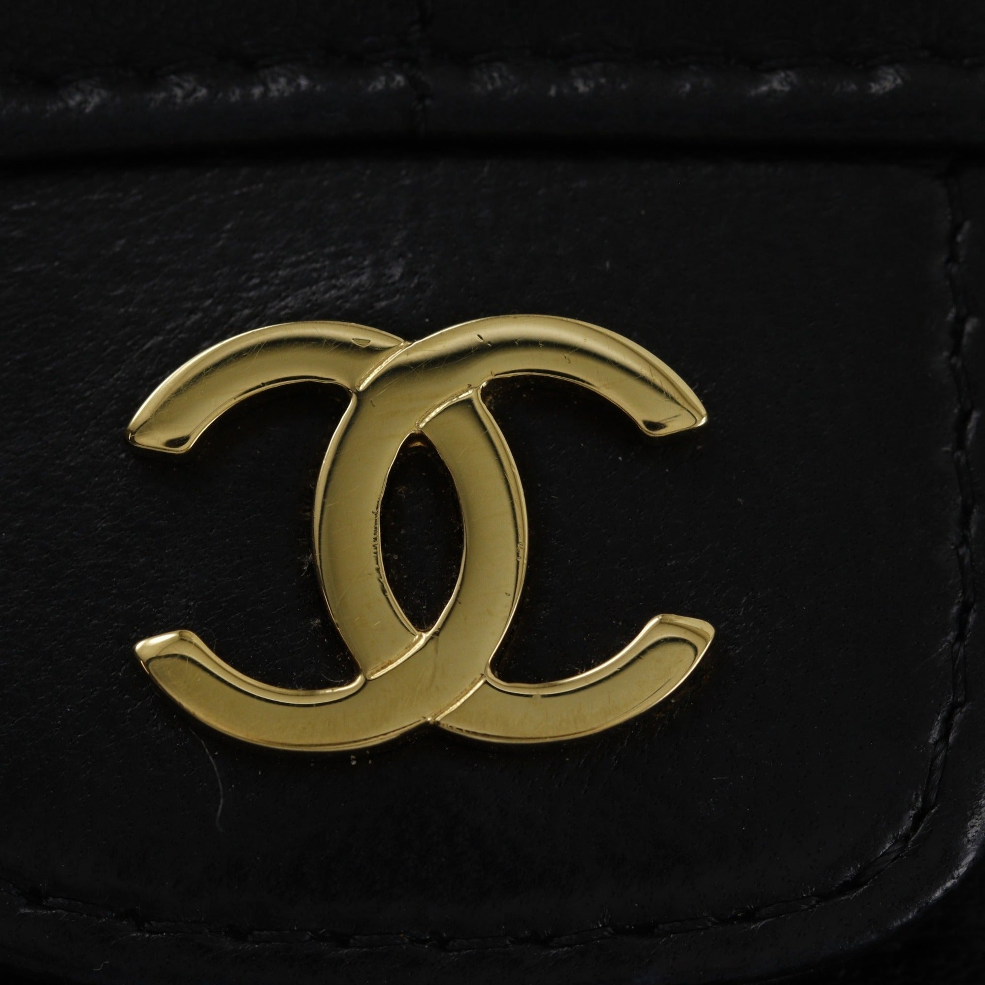 Chanel Chocolate Bar Black Leather Shoulder Bag (Pre-Owned)