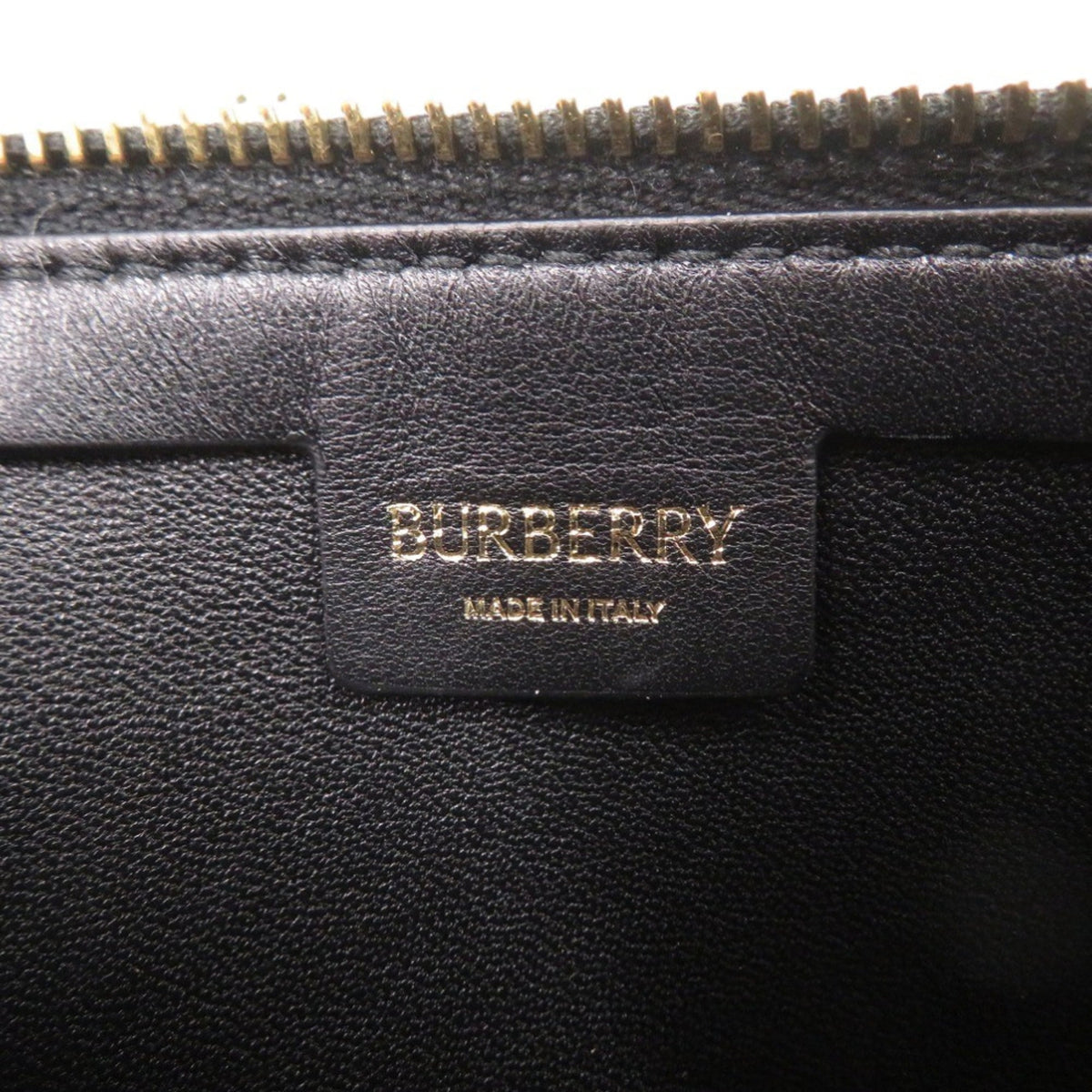 Burberry Black Leather Shoulder Bag (Pre-Owned)
