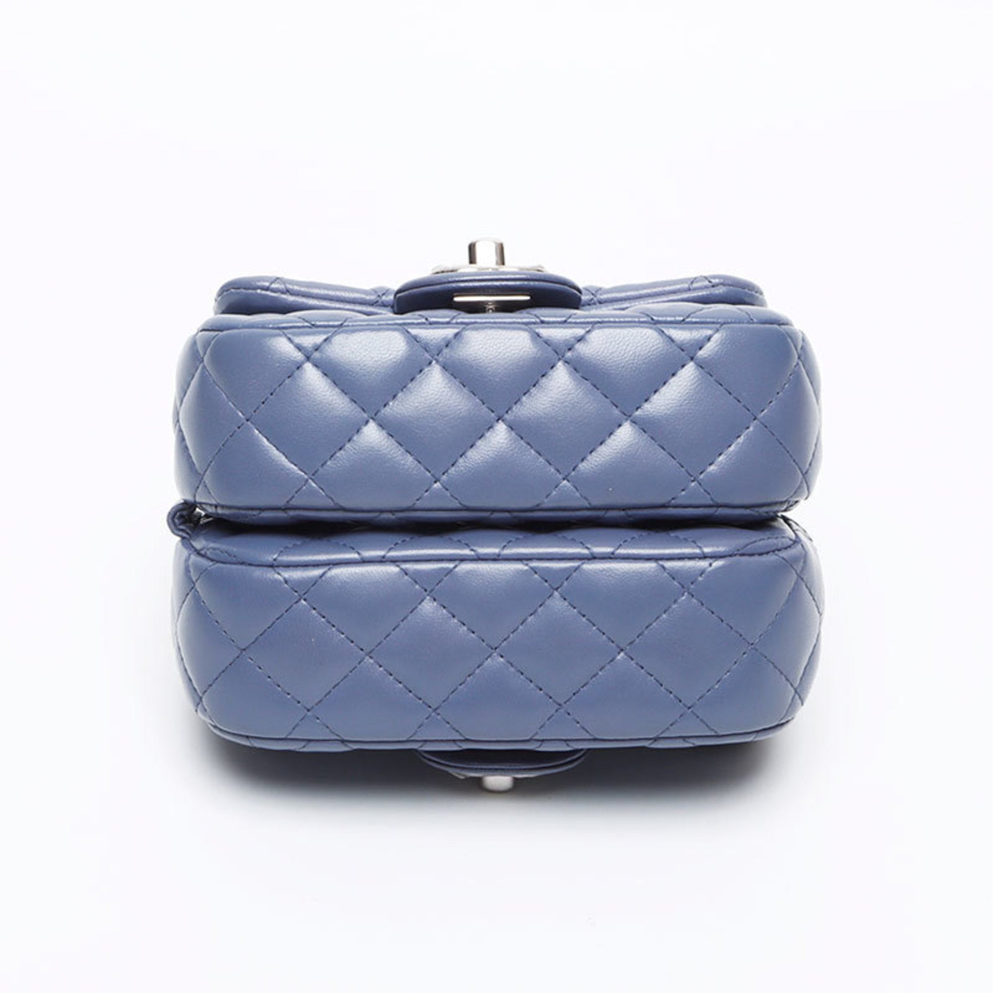 Chanel Blue Leather Shoulder Bag (Pre-Owned)