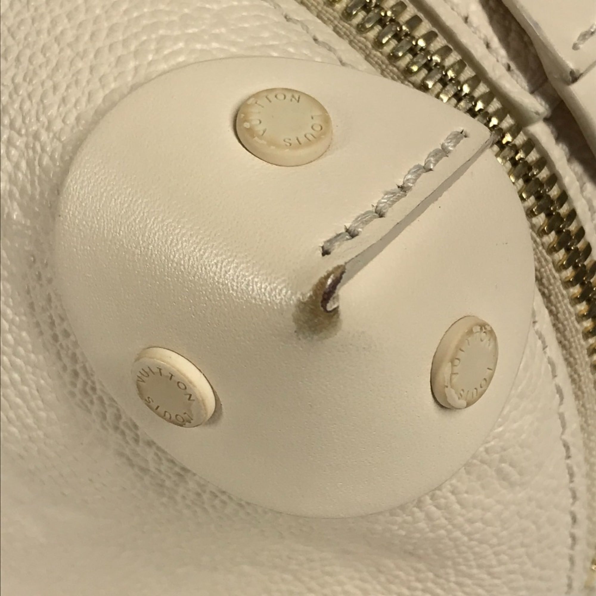 Louis Vuitton White Monogram Empreinte Handbag (Pre-Owned)