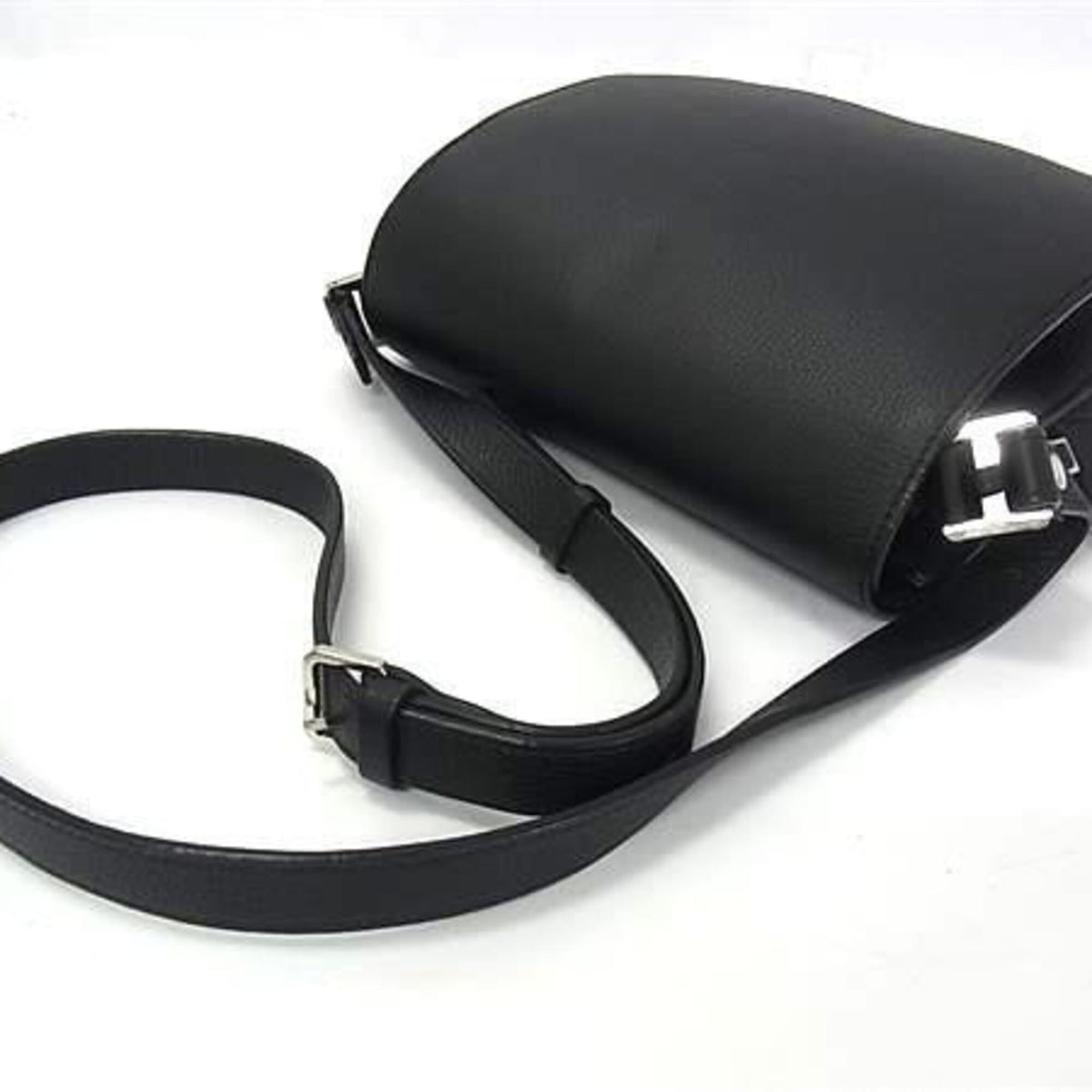 Mcm Black Leather Shoulder Bag (Pre-Owned)