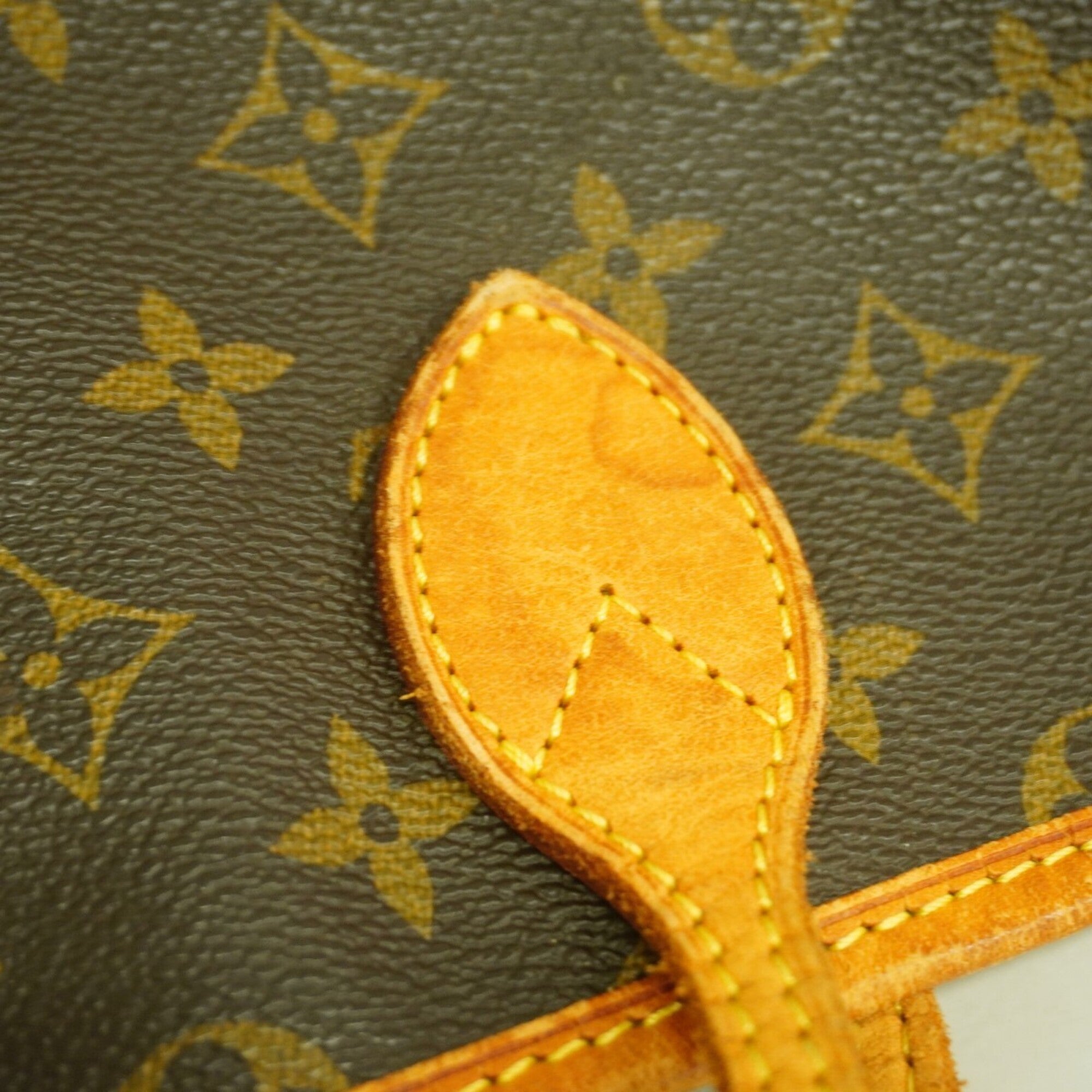 Louis Vuitton Brown Tote Bag (Pre-Owned)