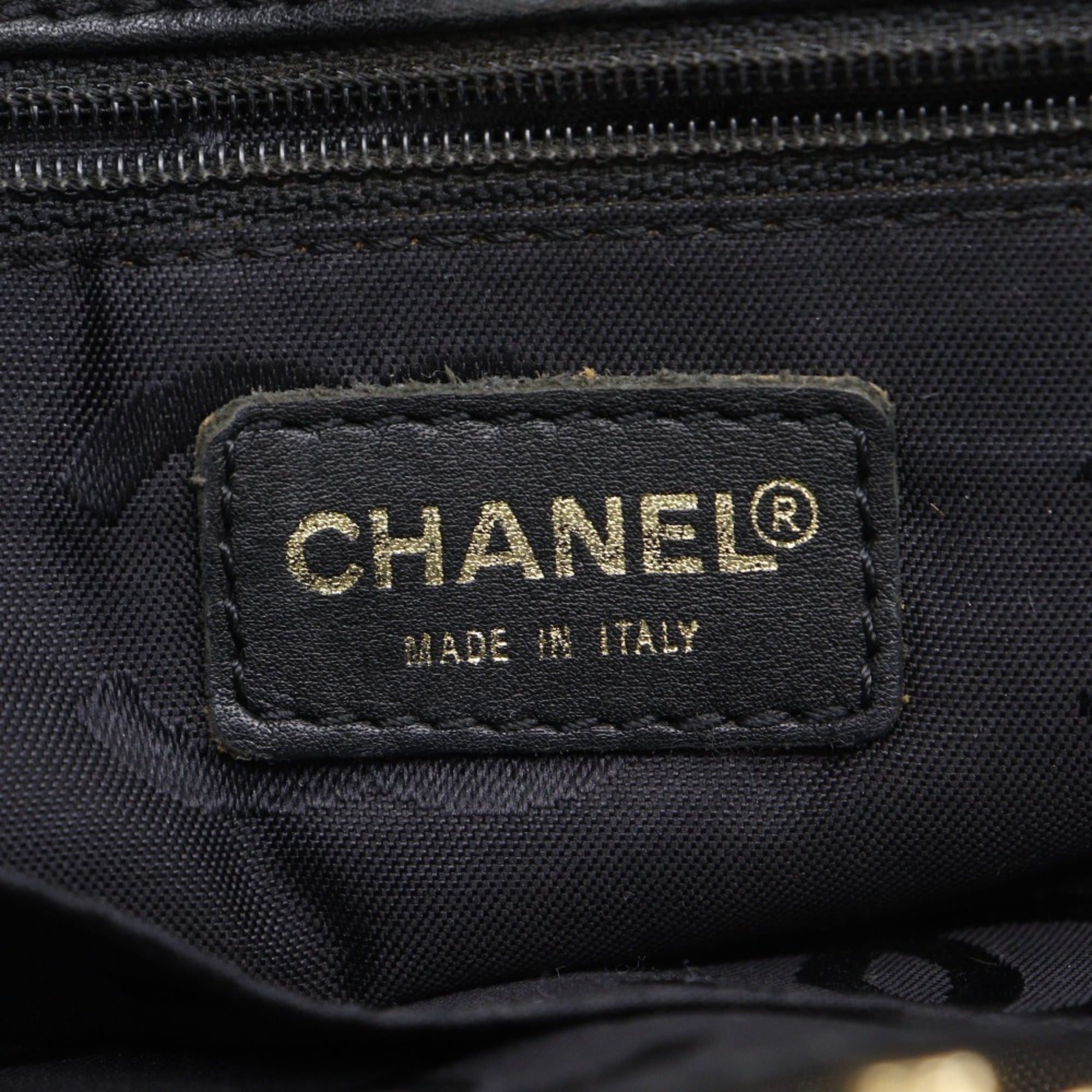 Chanel Wild Stitch Black Leather Handbag (Pre-Owned)