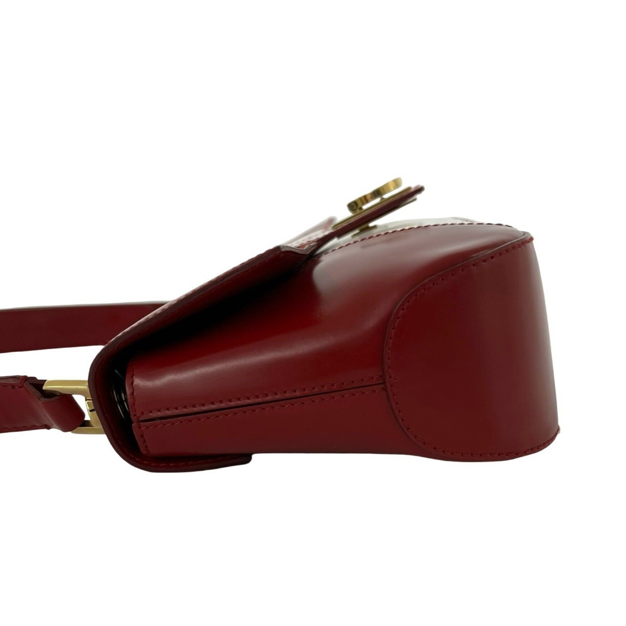 Salvatore Ferragamo Red Color White Leather Shoulder Bag (Pre-Owned)