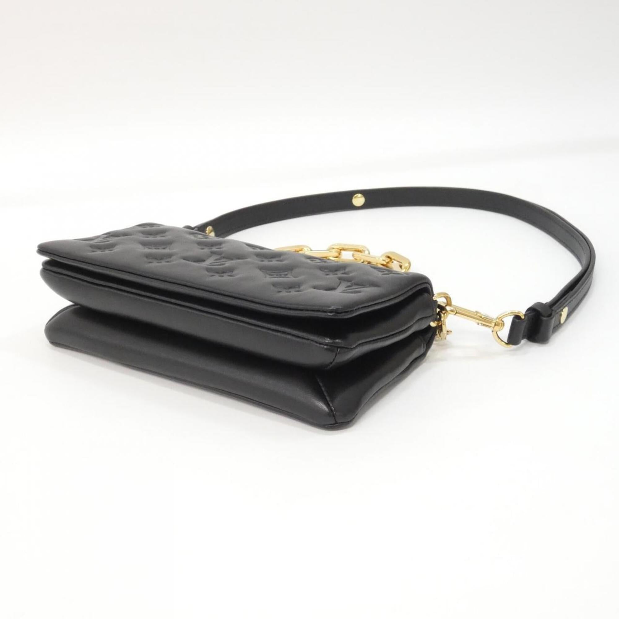 Louis Vuitton Black Leather Pochette Shoulder Bag (Pre-Owned)