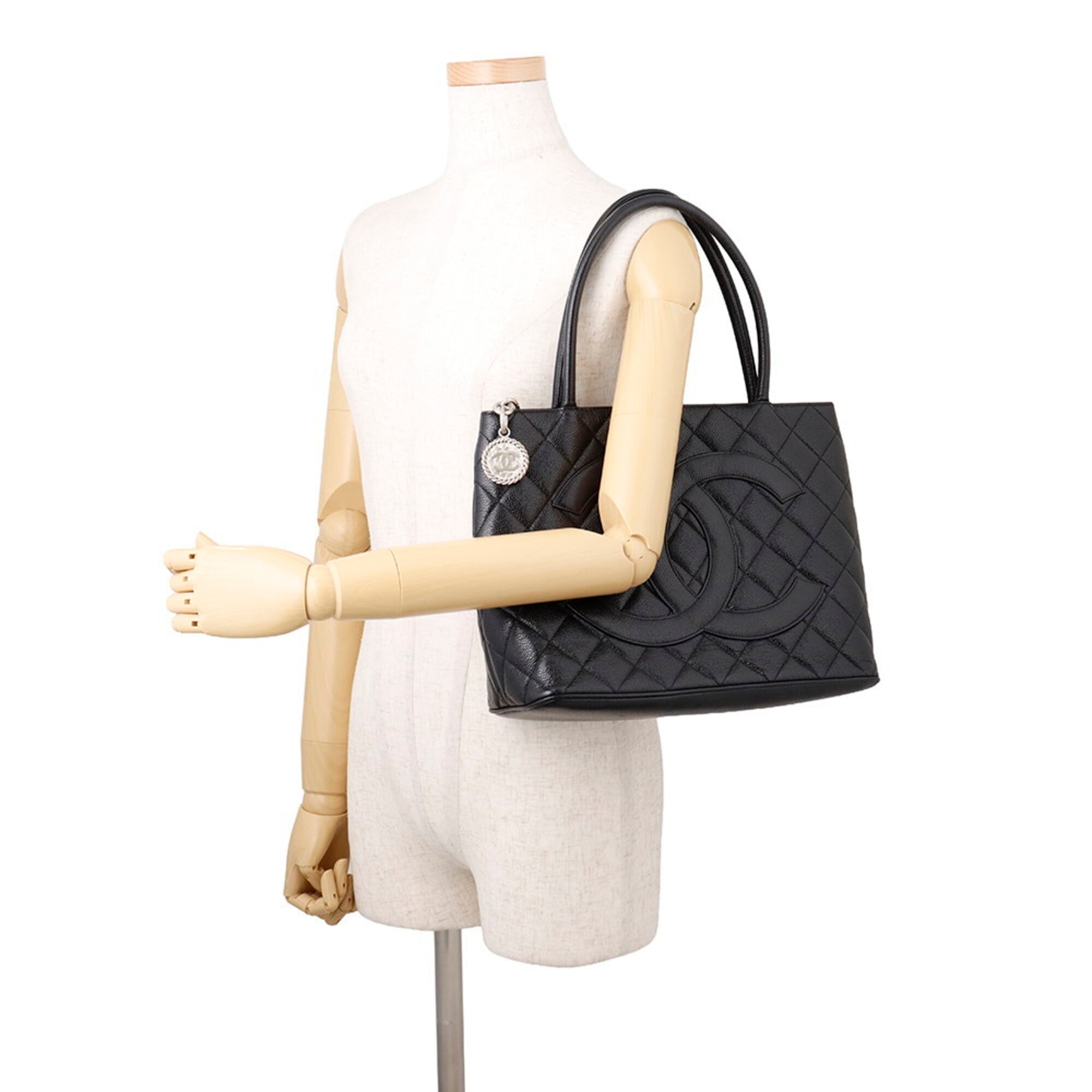 Chanel Matelasse Black Leather Handbag Tote Bag (Pre-Owned)