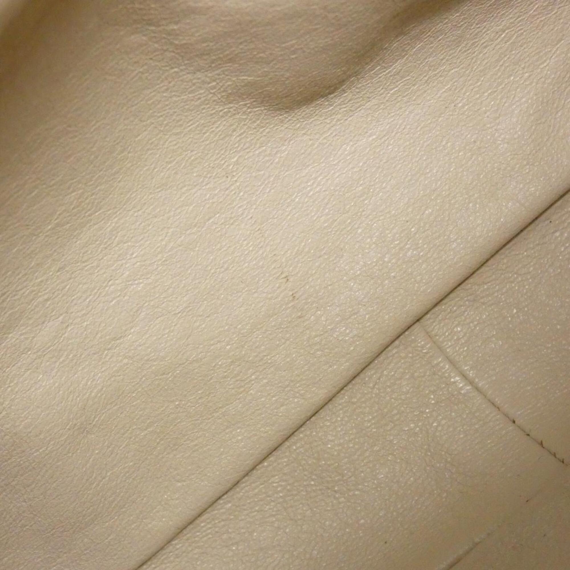 Chanel Beige Leather Handbag (Pre-Owned)