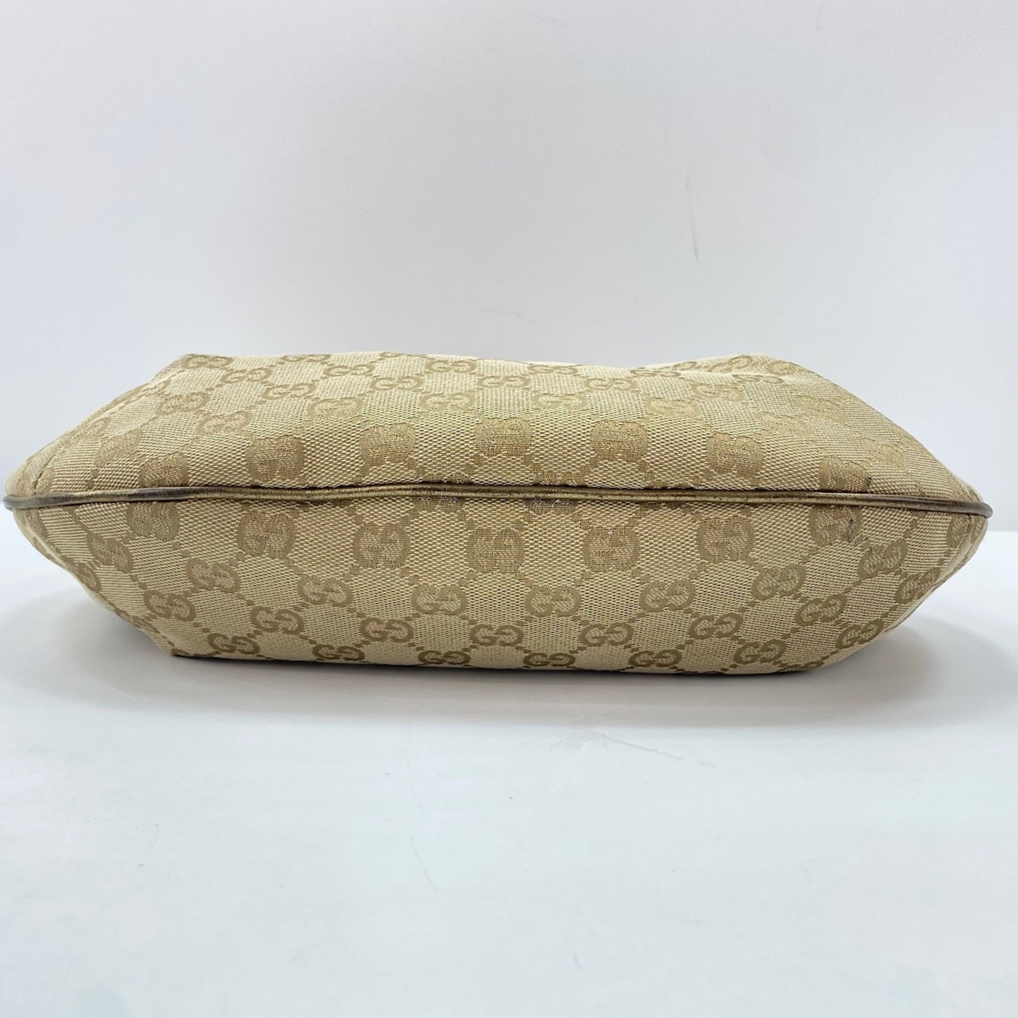 Gucci Beige Shoulder Bag (Pre-Owned)