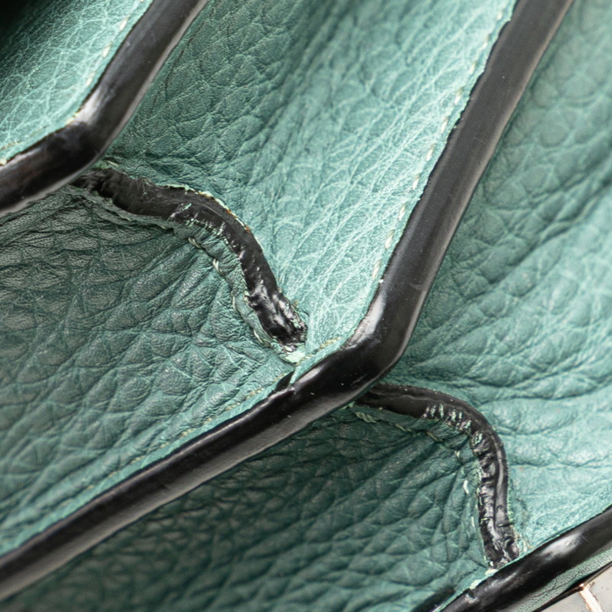 Valentino Green Leather Shoulder Bag (Pre-Owned)