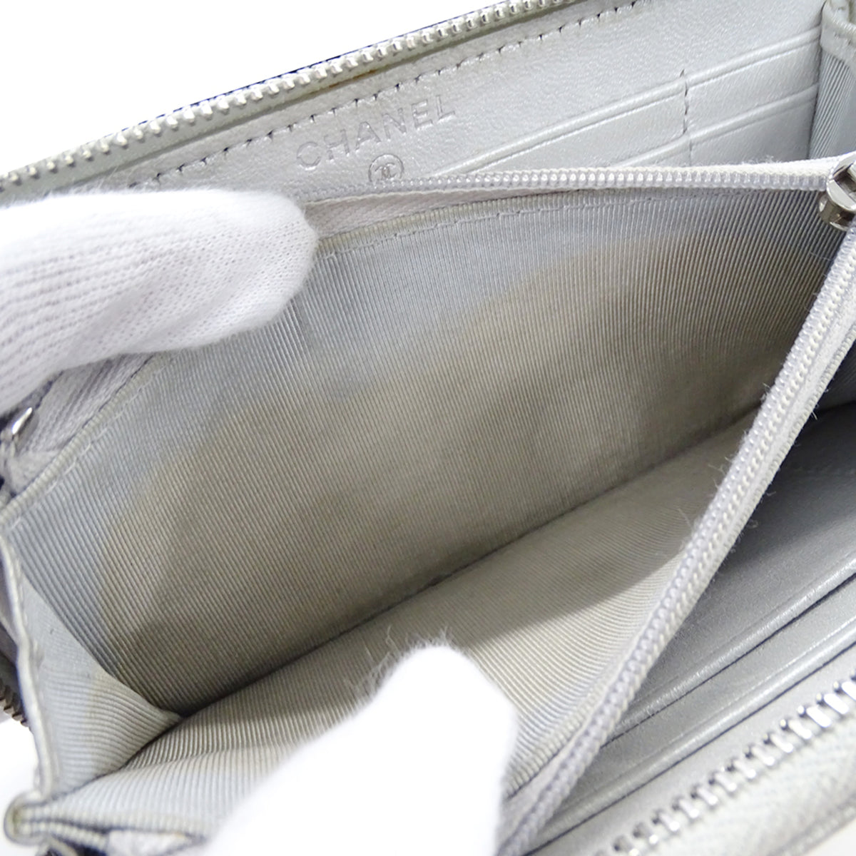 Chanel Silver Grained Calfskin Chain/Shoulder Wallet (Pre-Owned)
