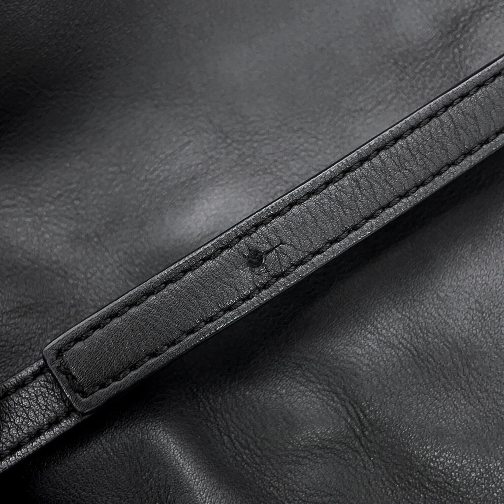 Loewe Flamenco Black Leather Shoulder Bag (Pre-Owned)