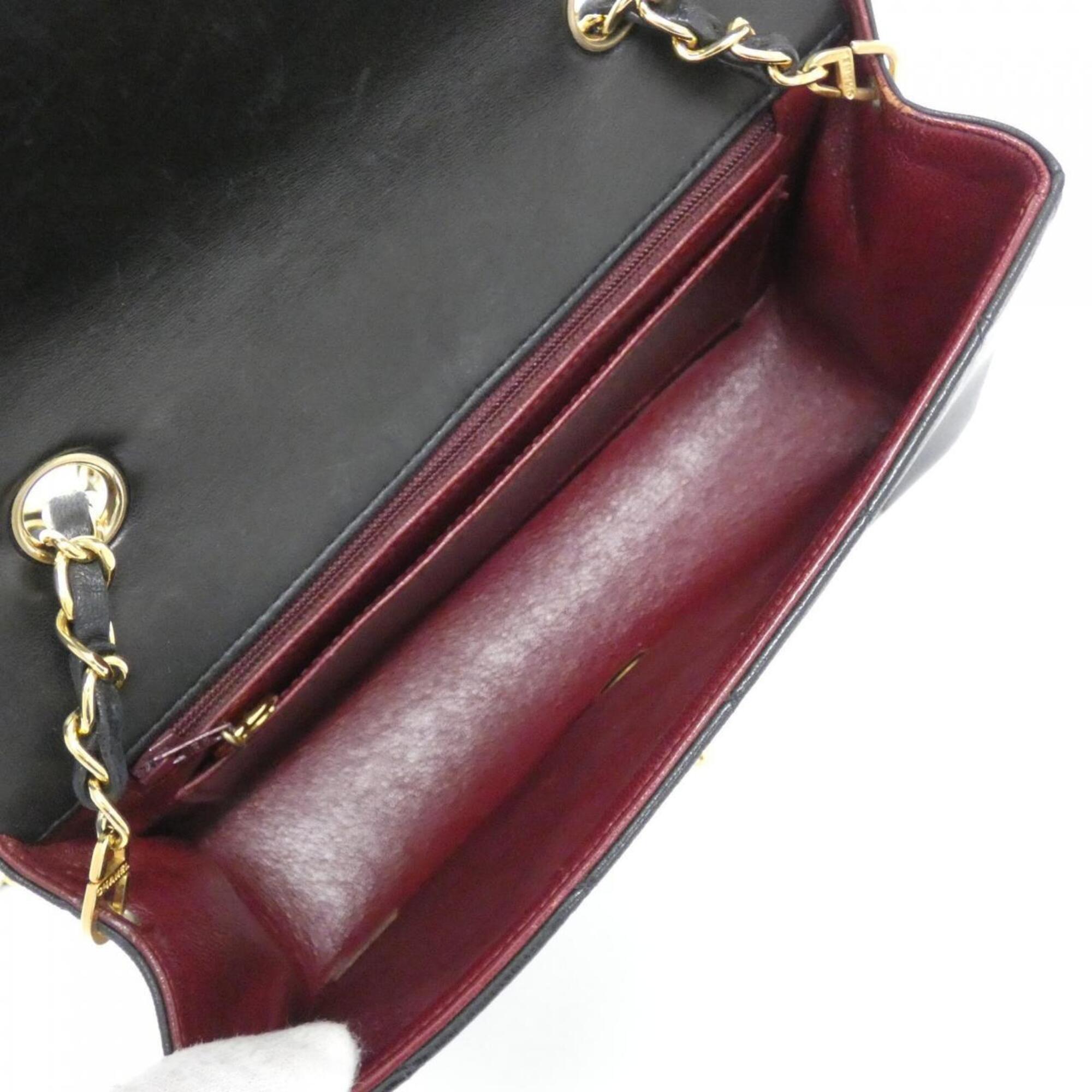 Chanel Black Leather Shoulder Bag (Pre-Owned)