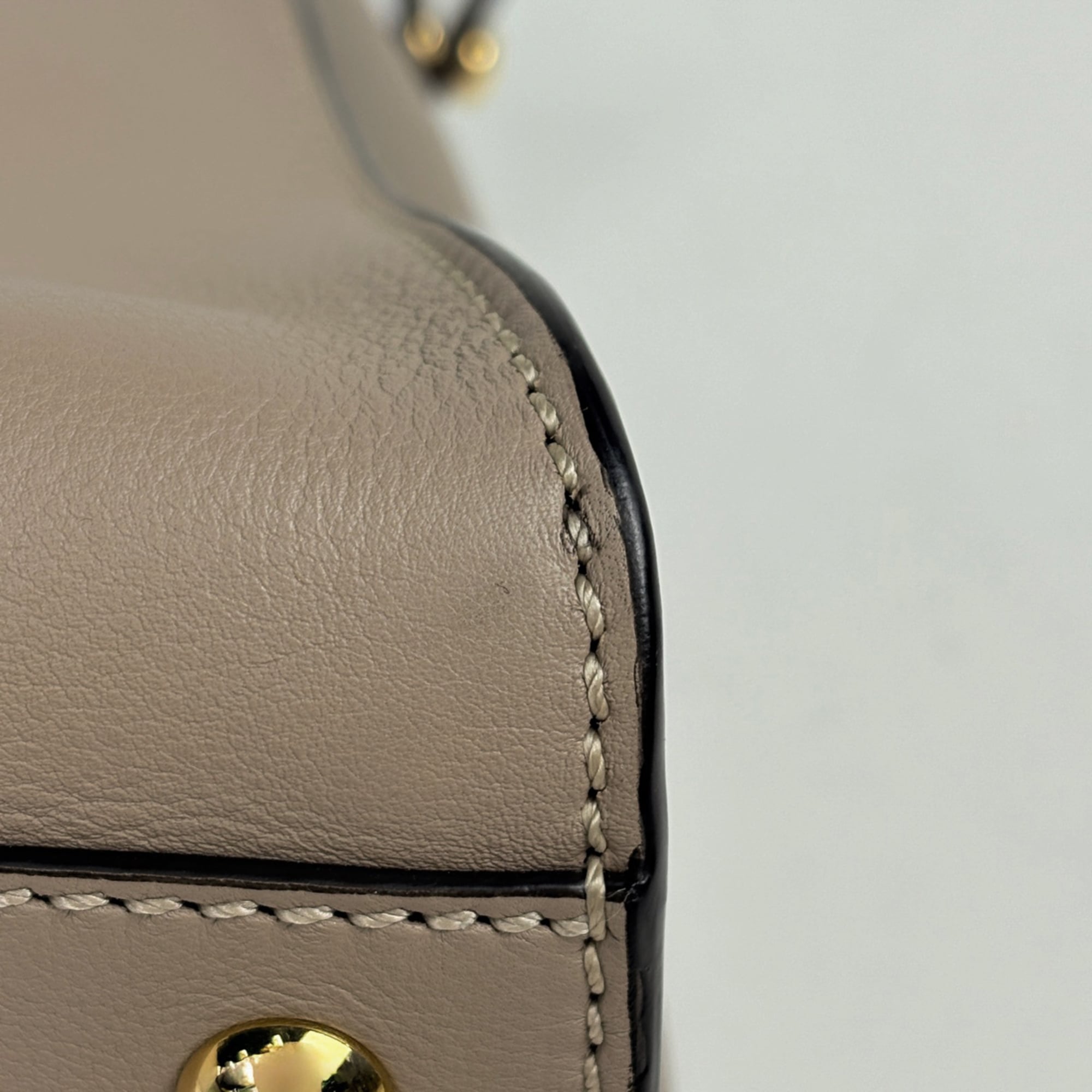 Fendi Beige Leather Handbag (Pre-Owned)