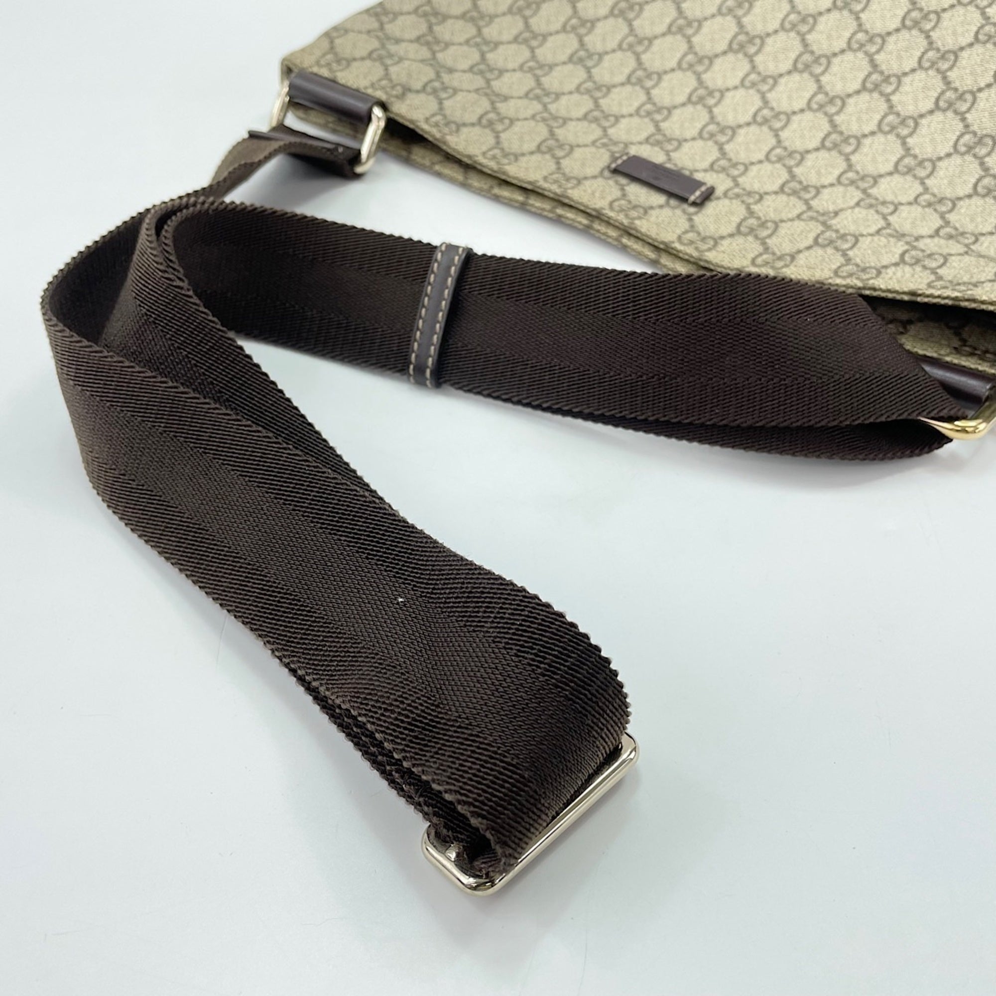 Gucci Beige Shoulder Bag (Pre-Owned)