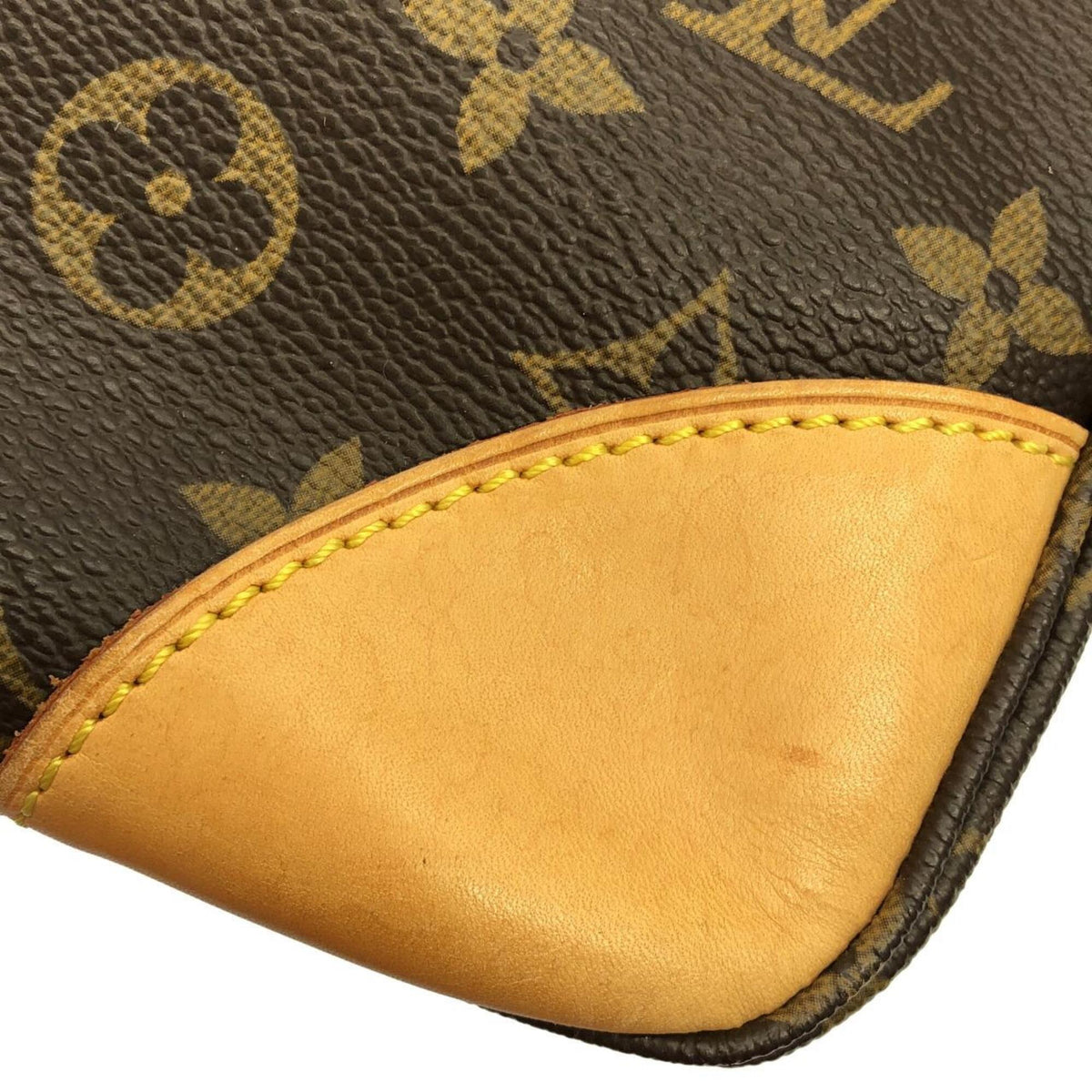 Louis Vuitton Marron Coated Canvas Shoulder Bag (Pre-Owned)