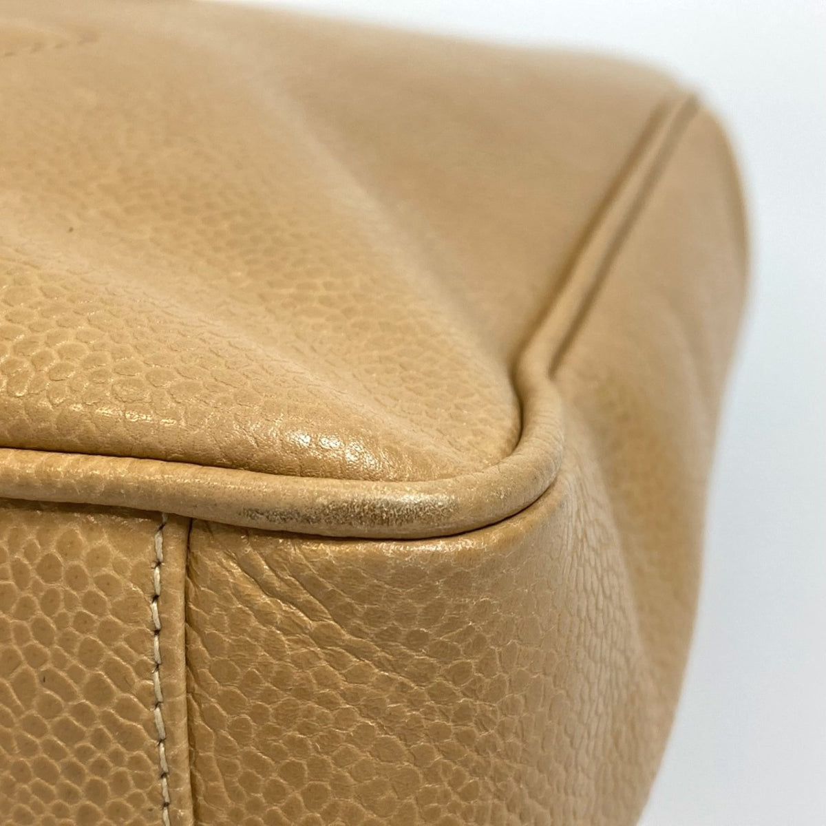 Chanel Beige Leather Shoulder Bag (Pre-Owned)
