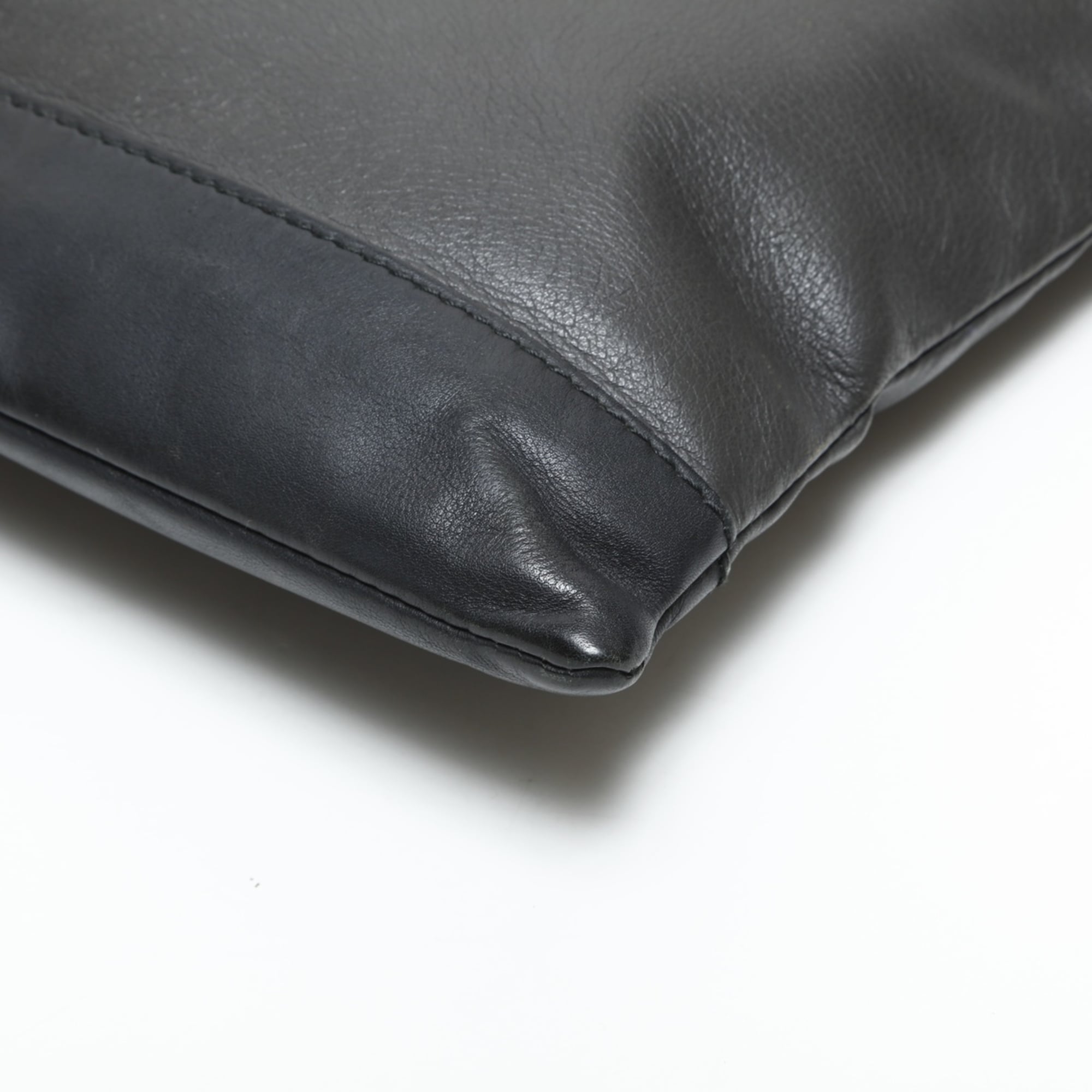 Balenciaga Black Leather Clutch Bag (Pre-Owned)
