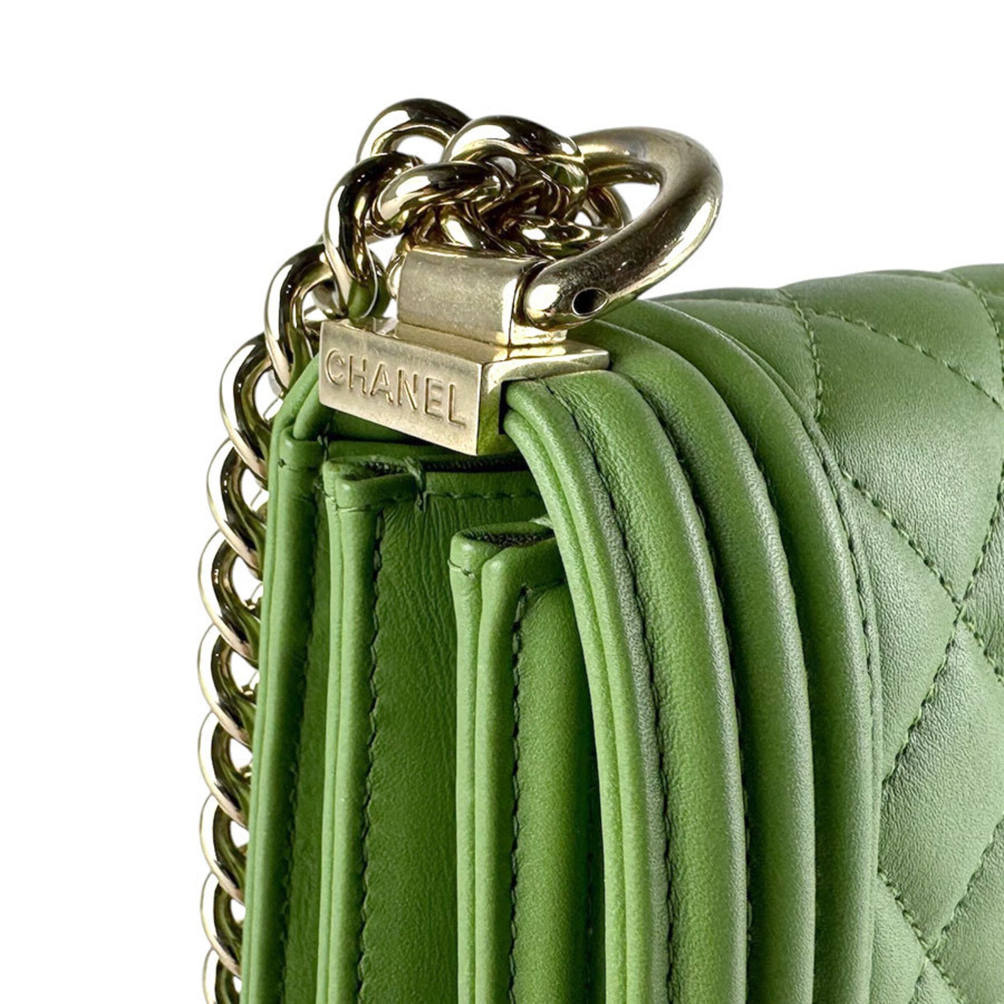 Chanel Green Leather Shoulder Bag (Pre-Owned)