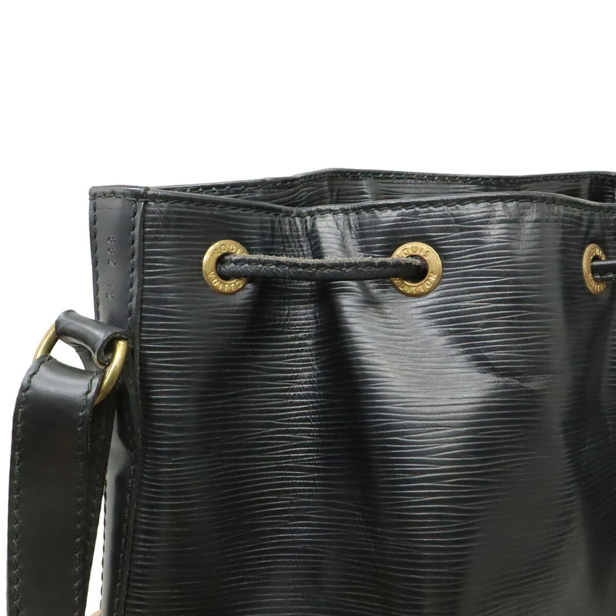 Louis Vuitton Black Noir Epi Leather Shoulder Bag (Pre-Owned)