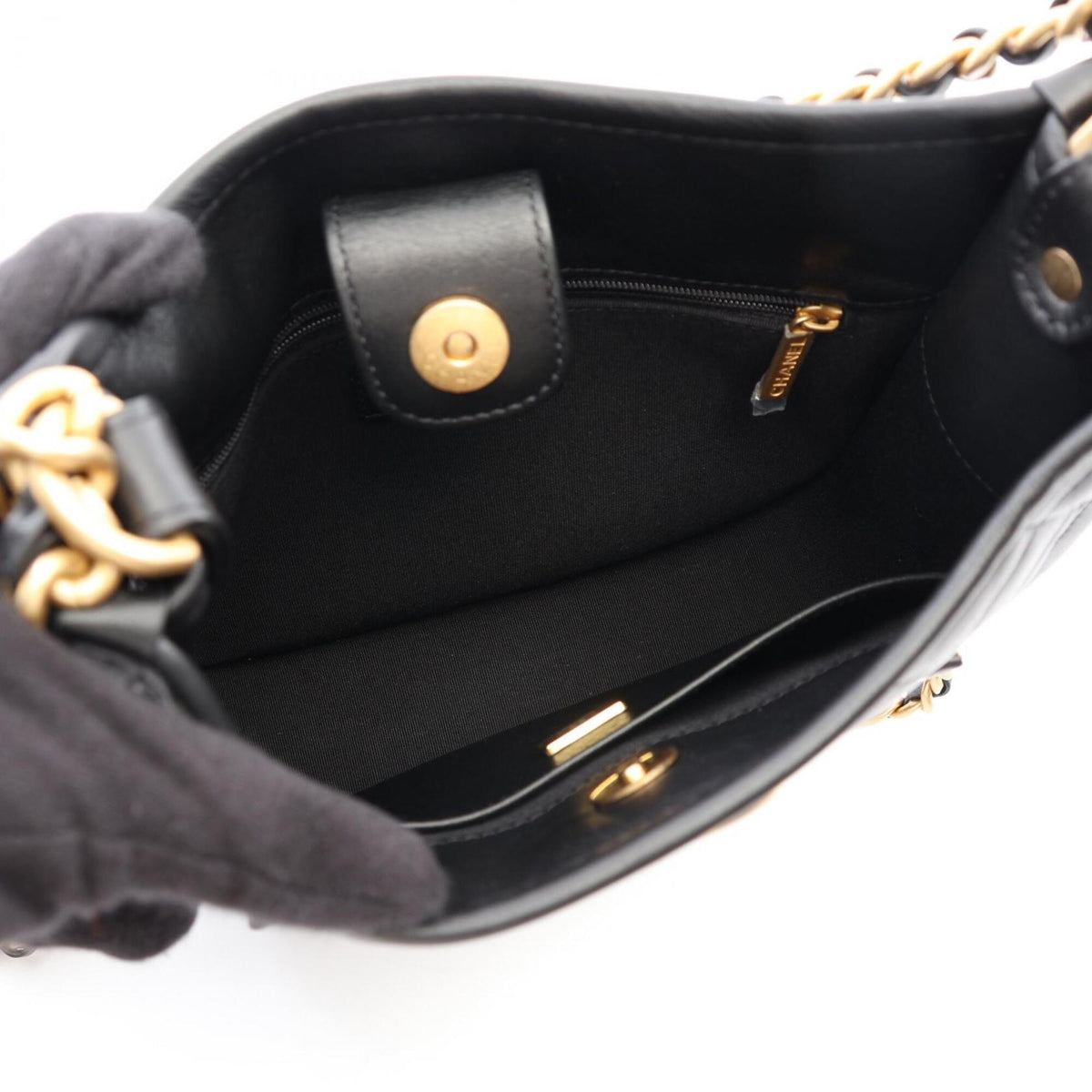 Chanel Black Leather Handbag Shoulder Bag (Pre-Owned)