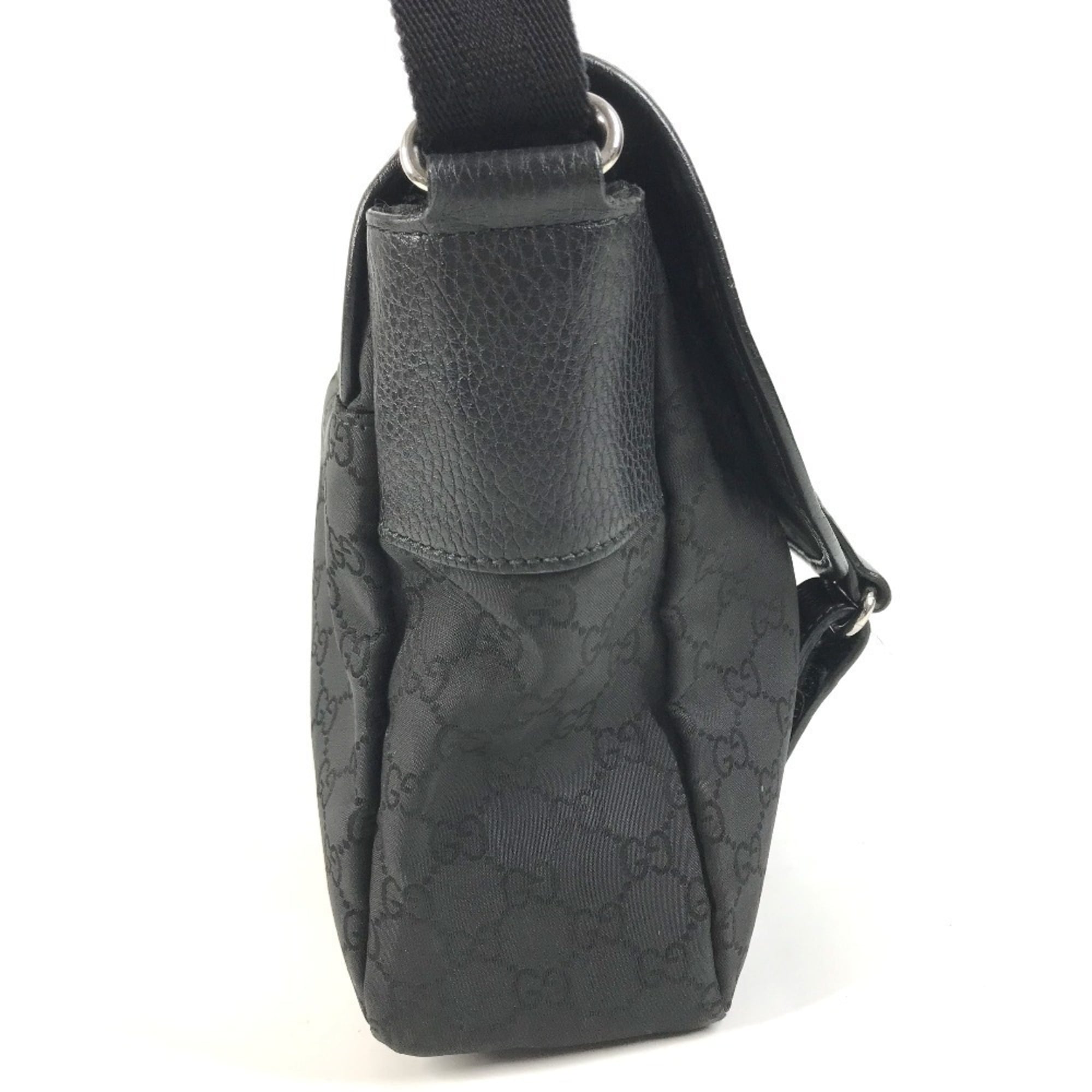 Gucci Black Nylon Leather Shoulder Bag (Pre-Owned)