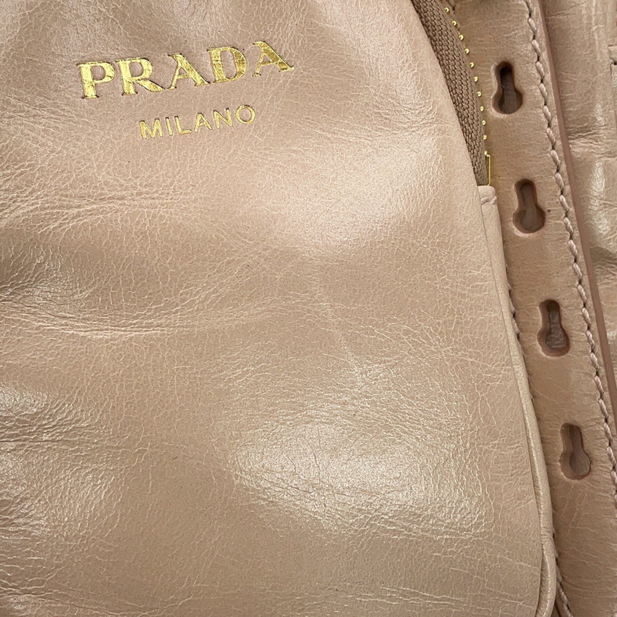 Prada Beige Leather Handbag (Pre-Owned)