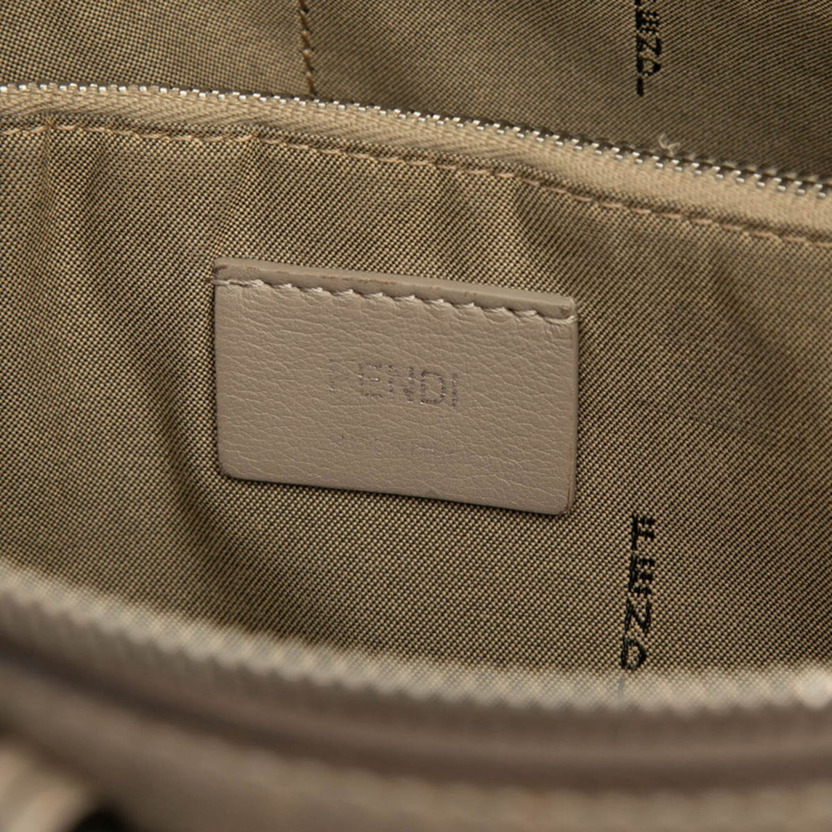 Fendi Beige Leather Handbag Shoulder Bag (Pre-Owned)