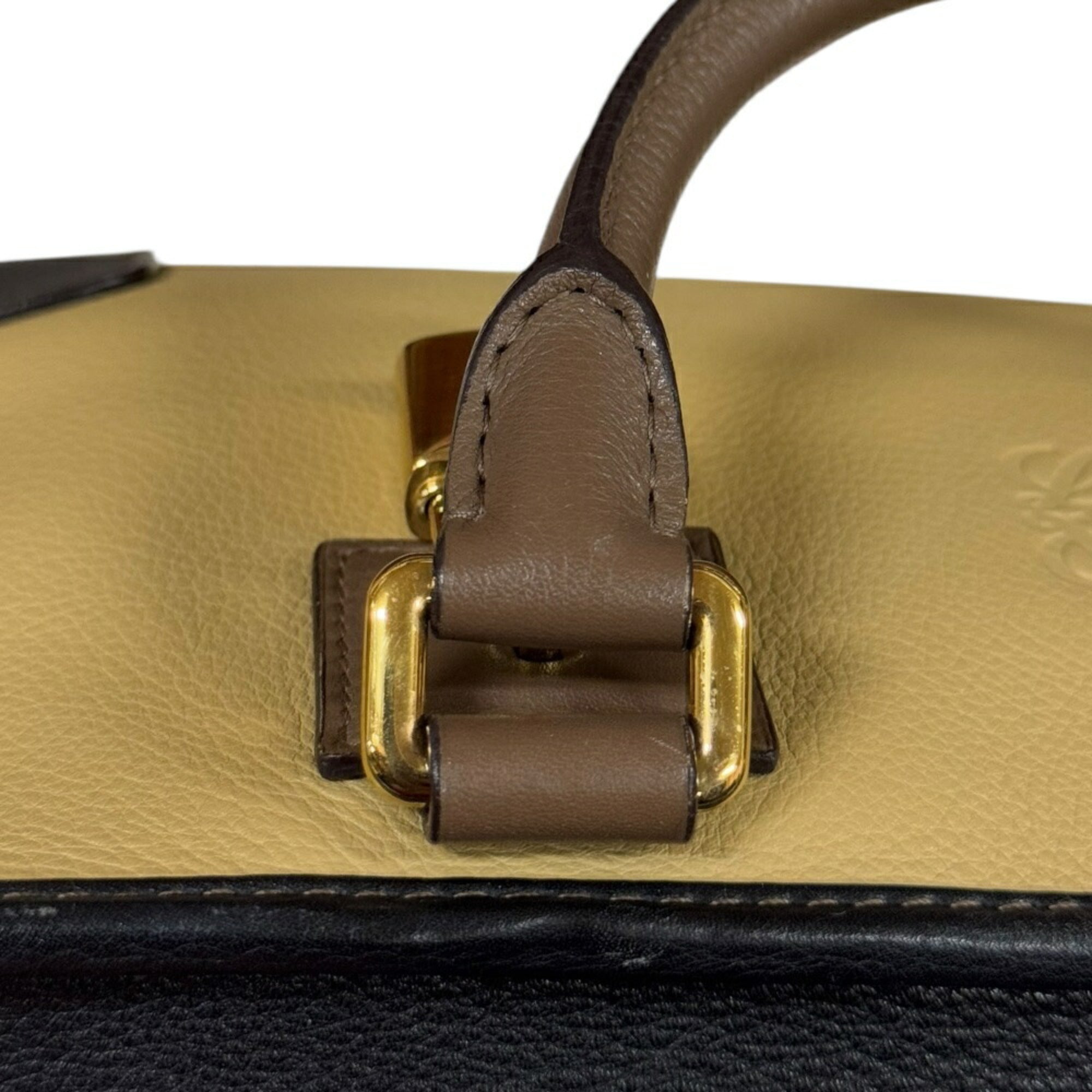 Loewe Beige Black Leather Handbag (Pre-Owned)